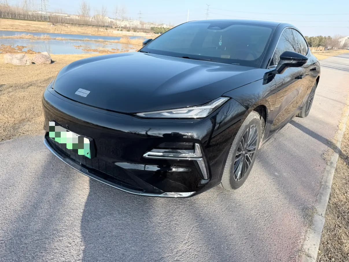 Geely Galaxy Star 8 PHEV 2025 г. 10003 км.