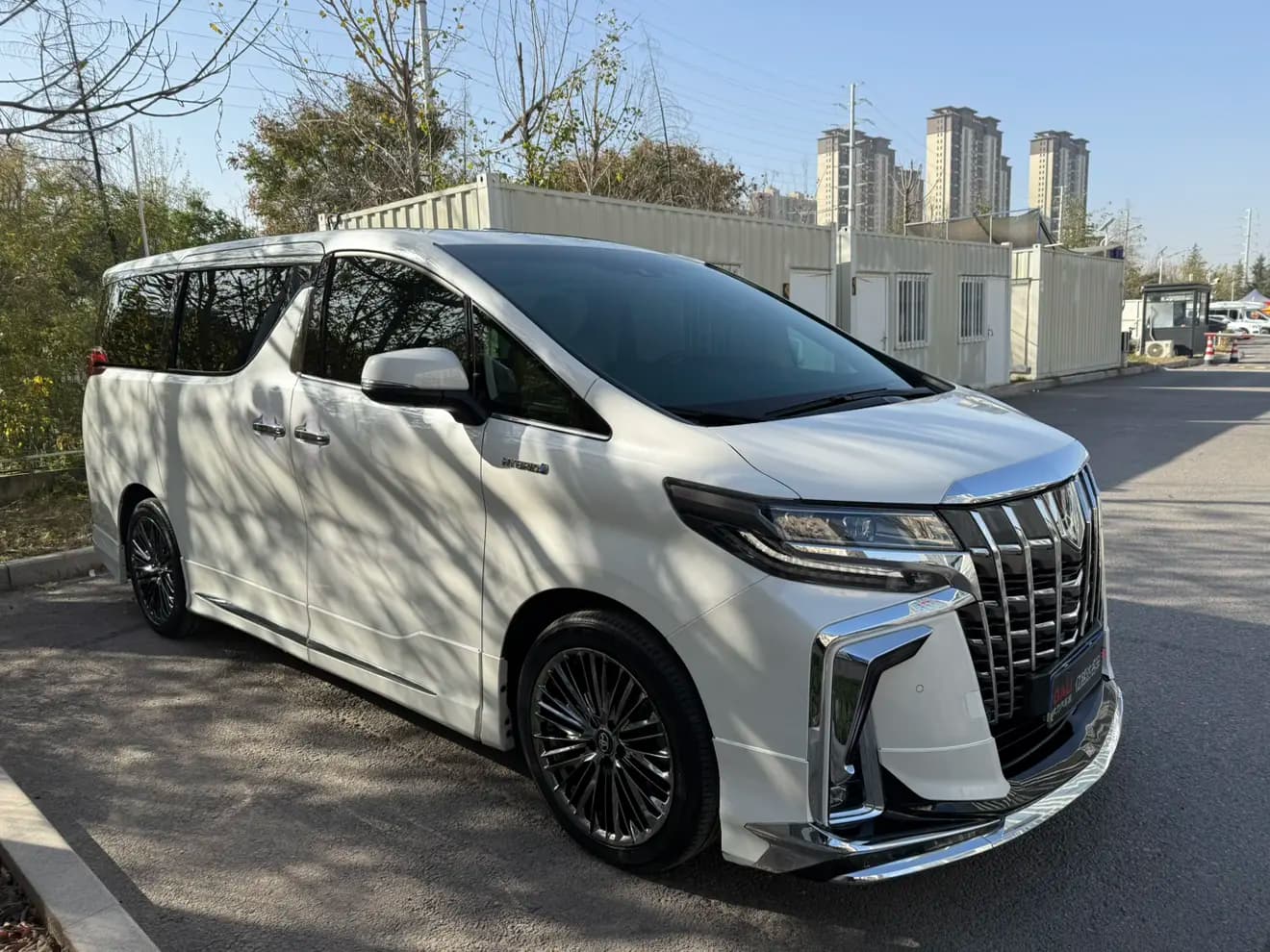 Toyota Alphard 2022 г. 77013 км. — фото 3