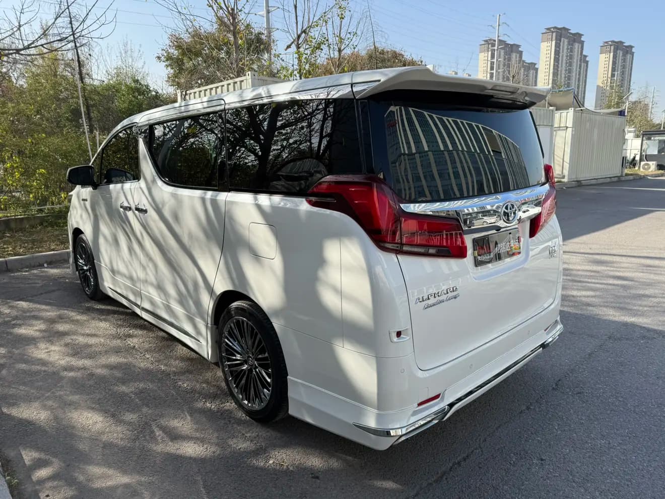 Toyota Alphard 2022 г. 77013 км. — фото 5