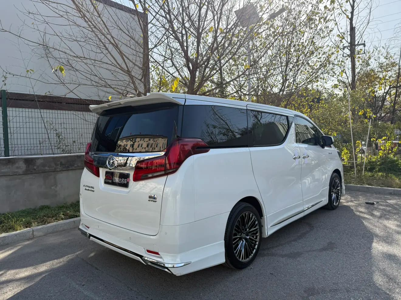 Toyota Alphard 2022 г. 77013 км. — фото 7