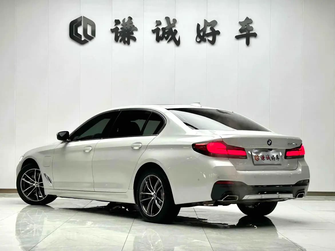 BMW 5 Series PHEV 2022 г. 72116 км. — фото 5