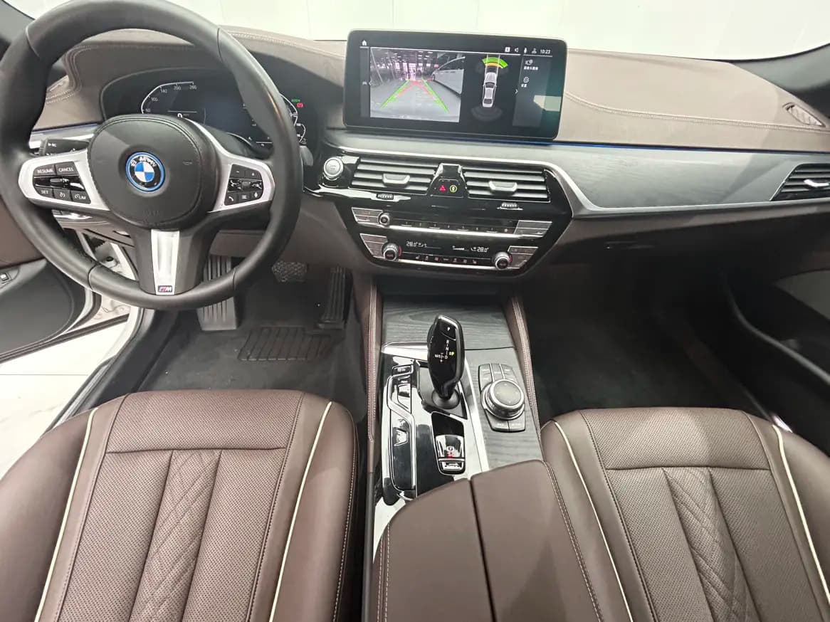 BMW 5 Series PHEV 2022 г. 72116 км. — фото 9