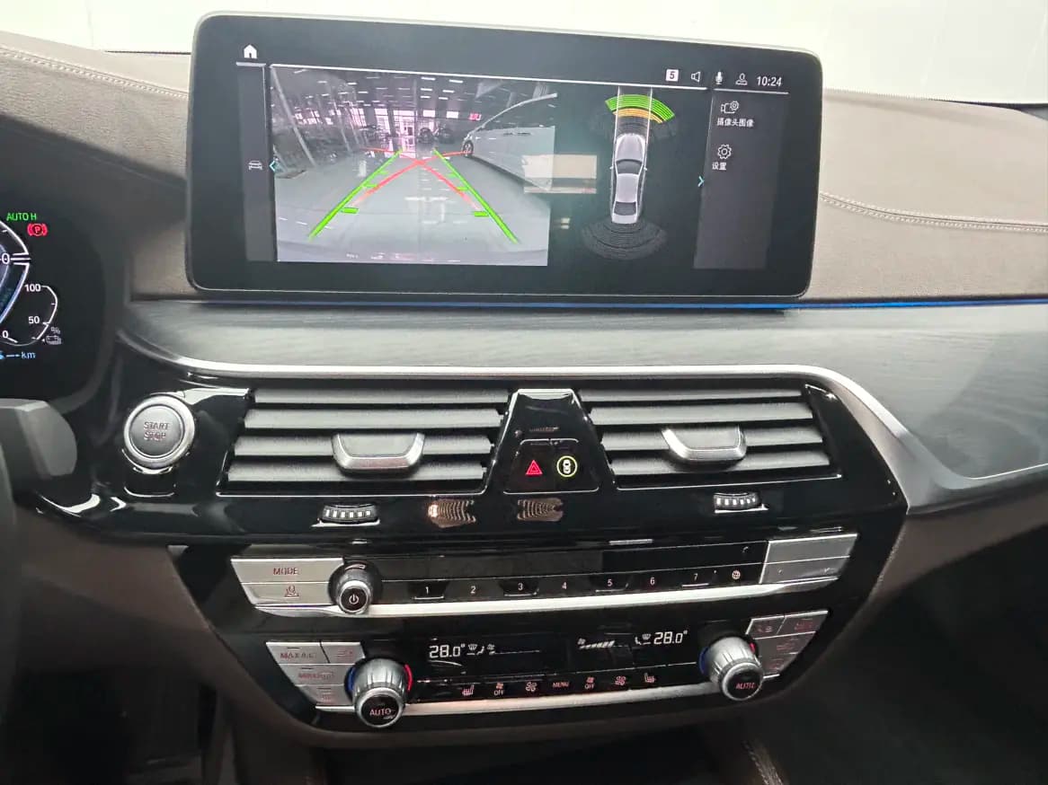 BMW 5 Series PHEV 2022 г. 72116 км. — фото 10