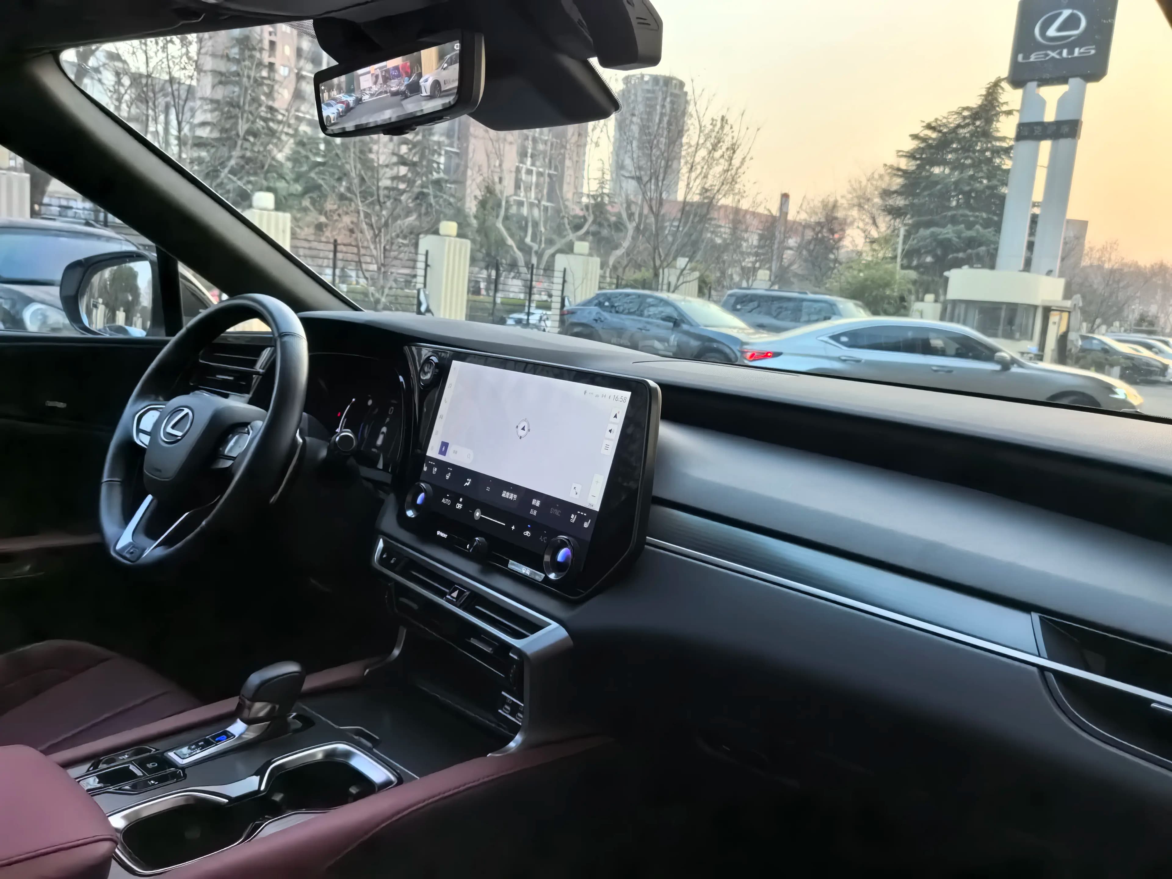 Lexus RX 2023 г. 23073 км. — фото 8