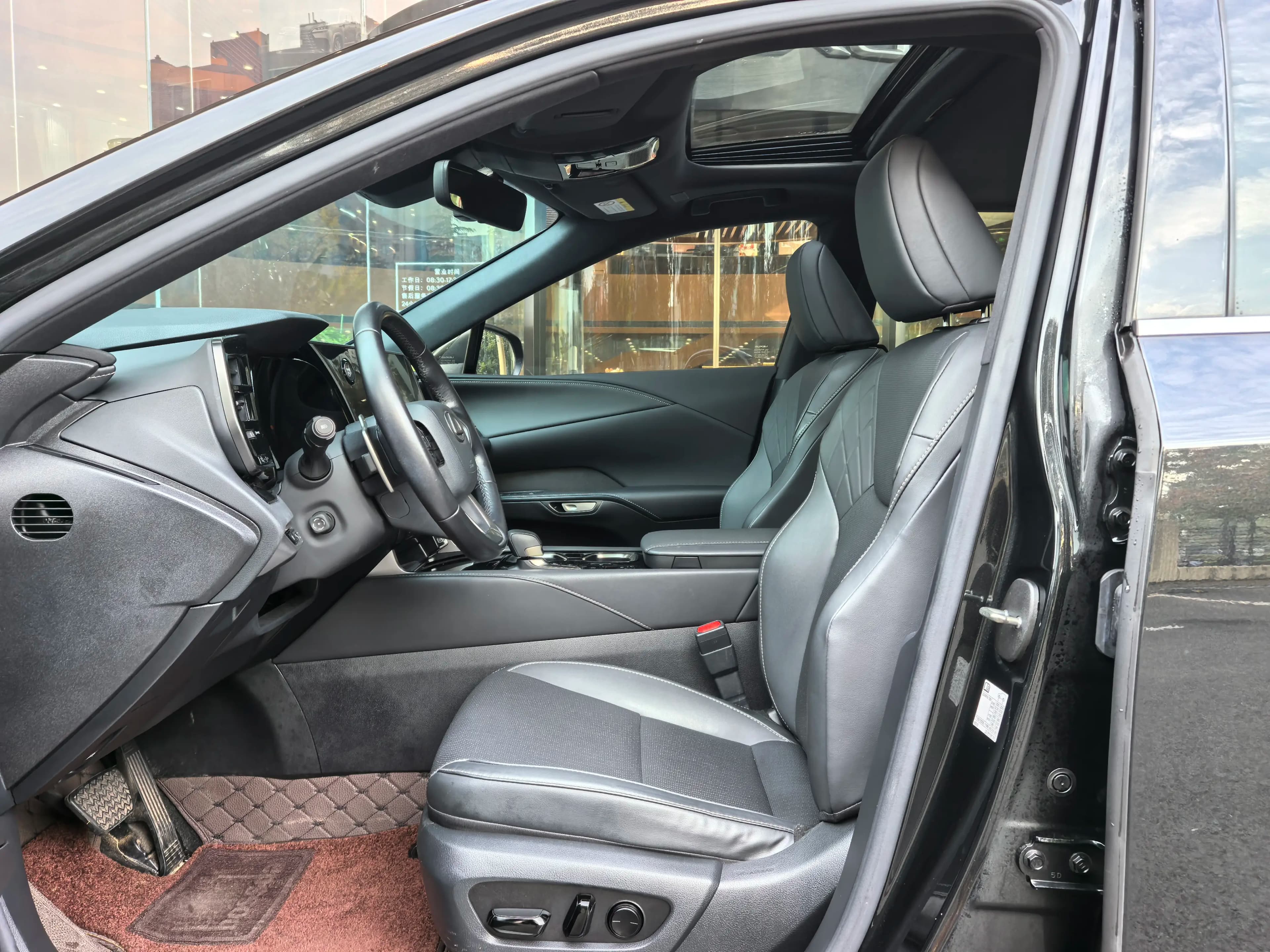 Lexus RX 2023 г. 43074 км. — фото 14