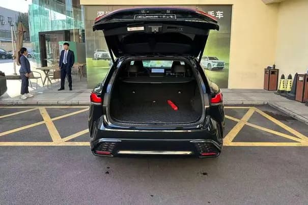 Lexus RX 2023 г. 48076 км. — фото 16
