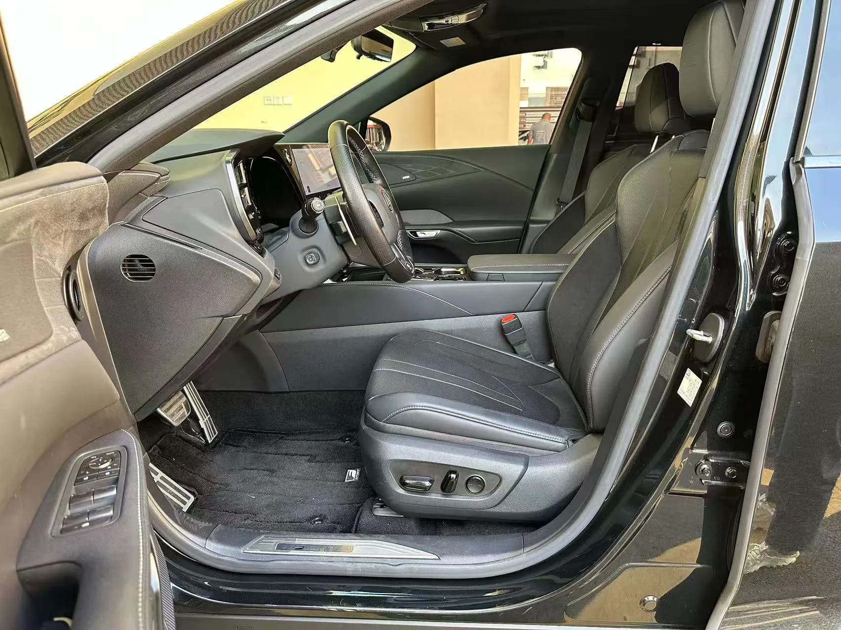 Lexus RX 2023 г. 48076 км. — фото 22