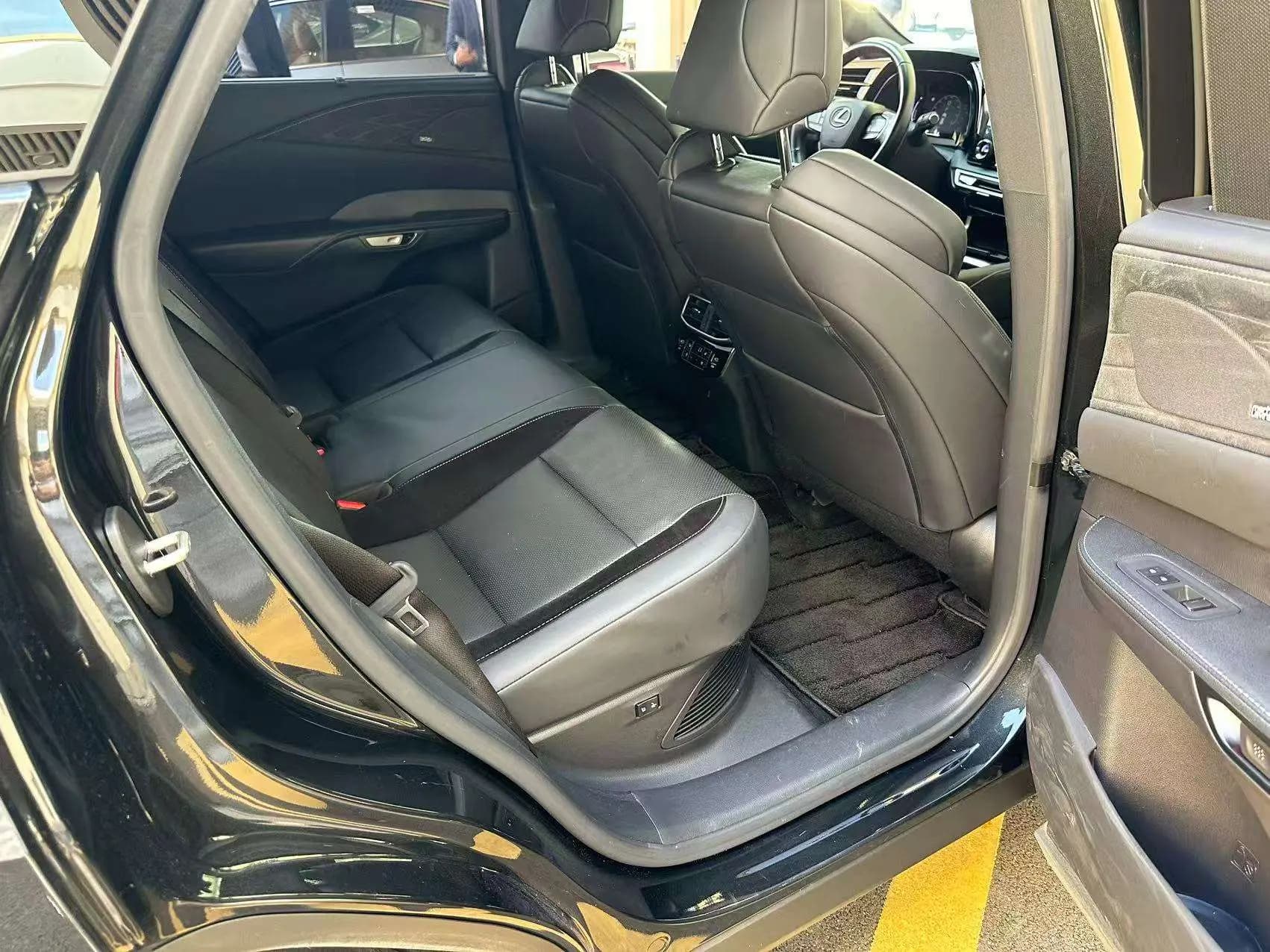 Lexus RX 2023 г. 48076 км. — фото 27