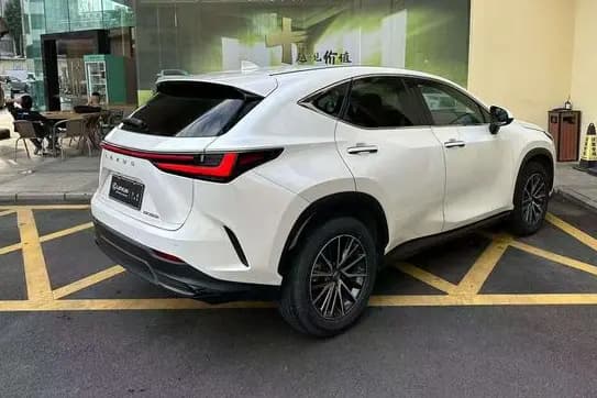 Lexus NX 2023 г. 45133 км. — фото 6