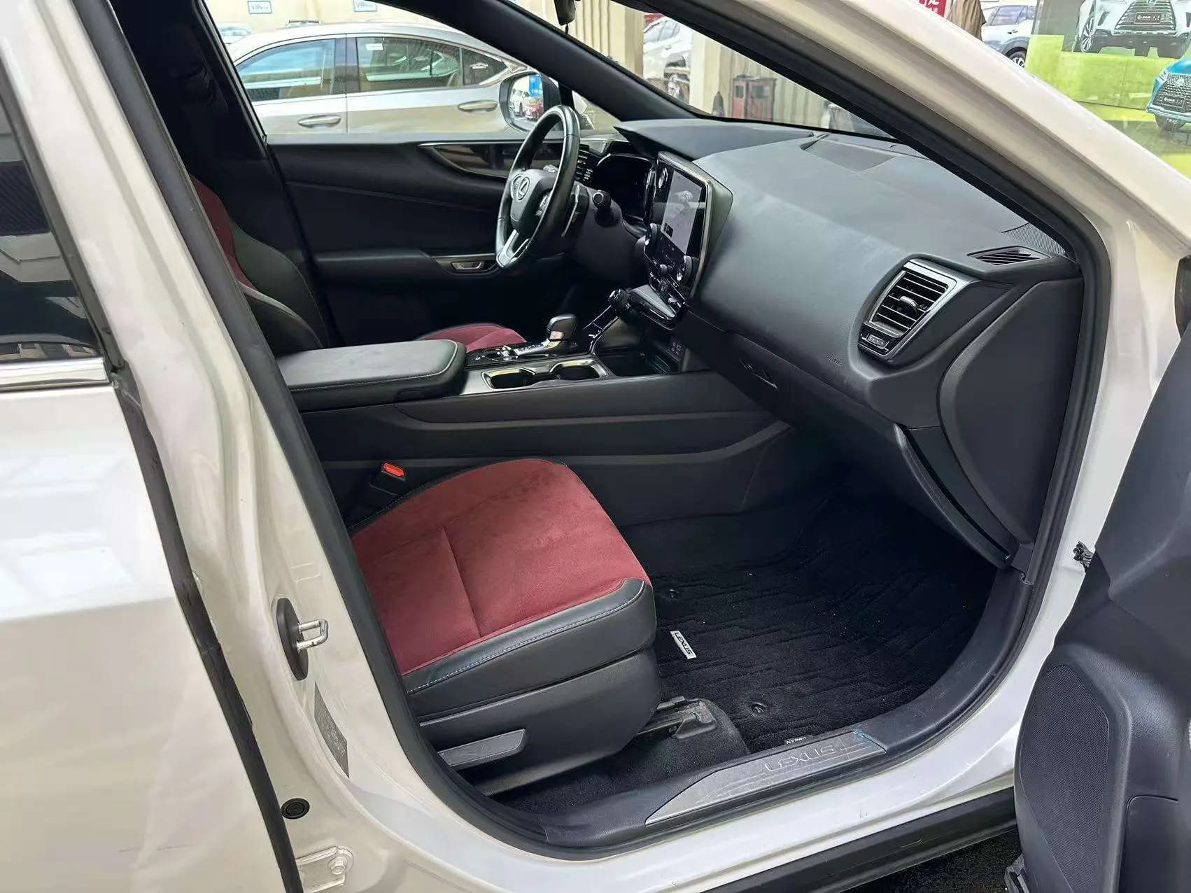 Lexus NX 2023 г. 45133 км. — фото 9