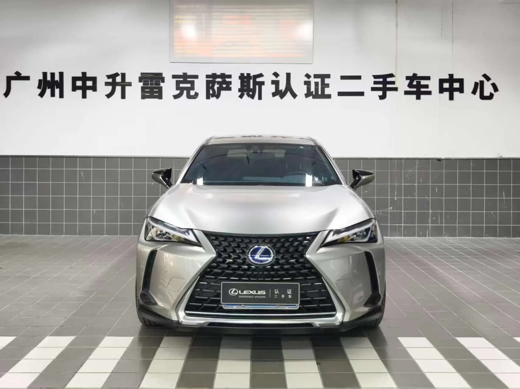 Lexus UX 2022 г. 21099 км. — фото 2