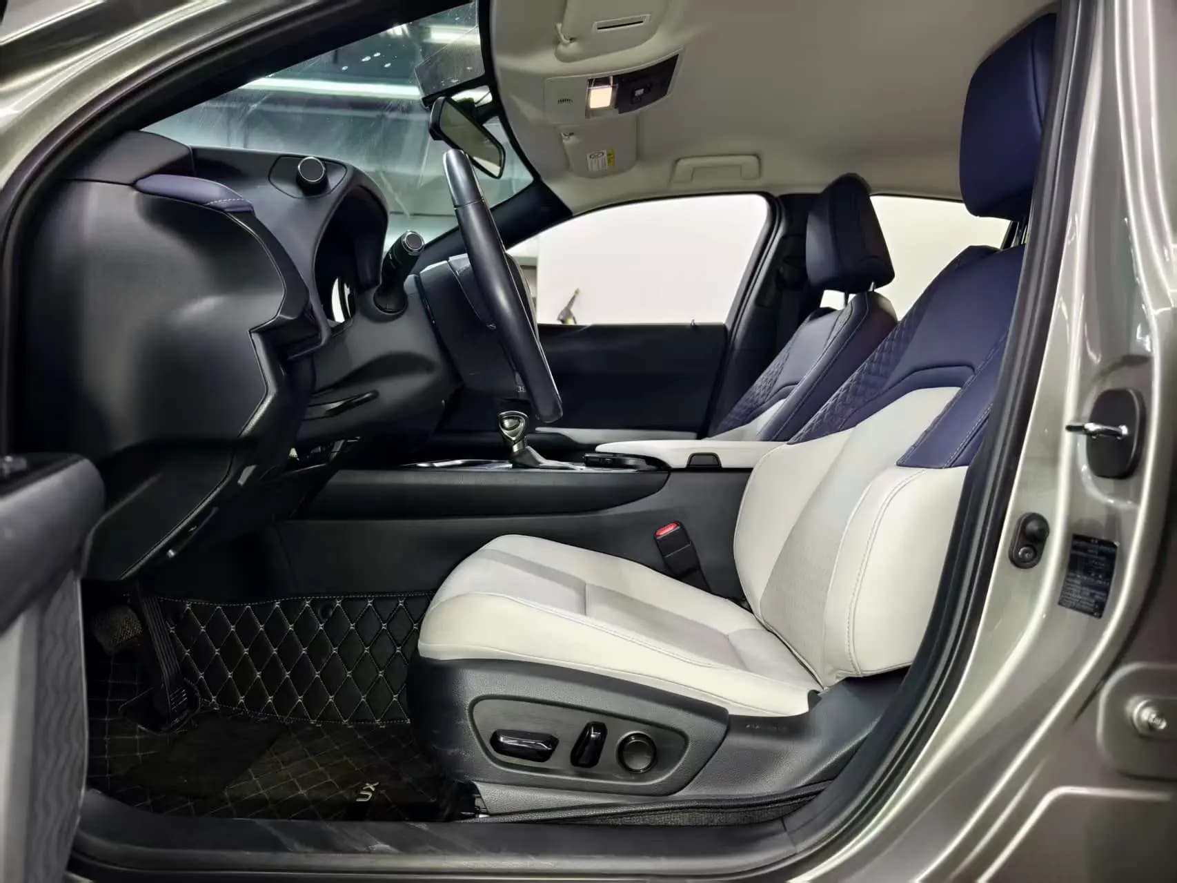 Lexus UX 2022 г. 21099 км. — фото 16