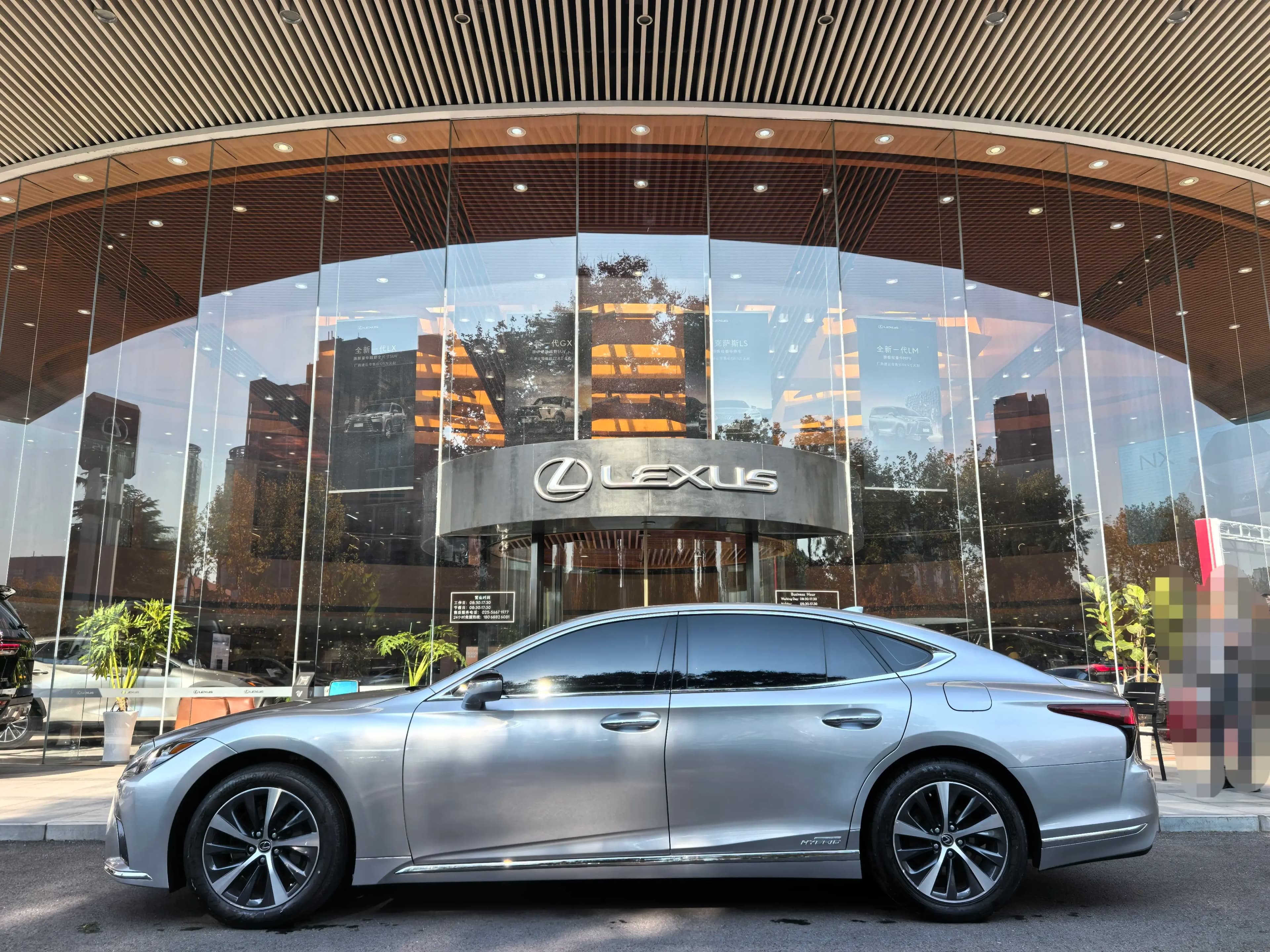 Lexus LS 2022 г. 31052 км. — фото 3