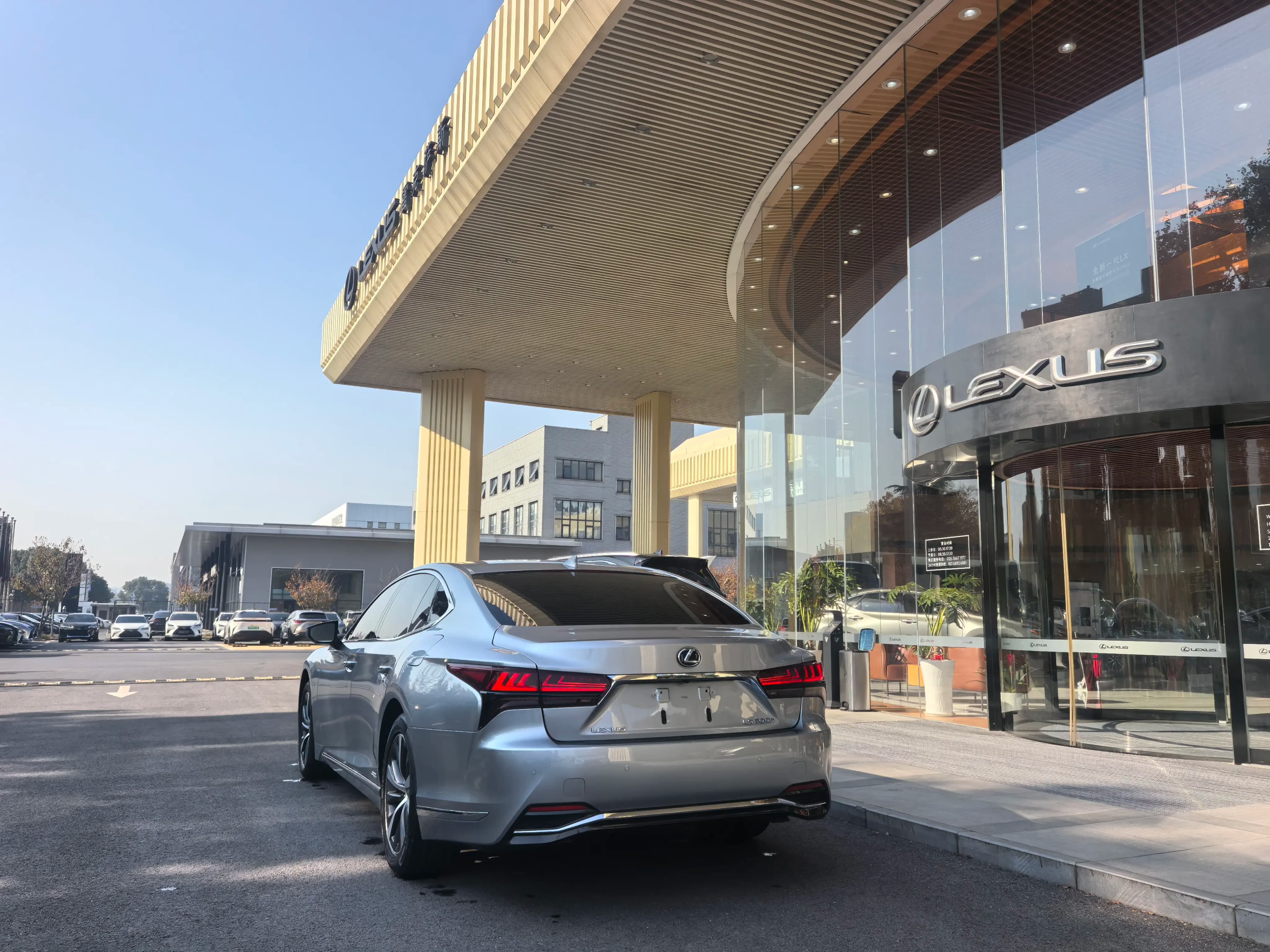 Lexus LS 2022 г. 31052 км. — фото 4