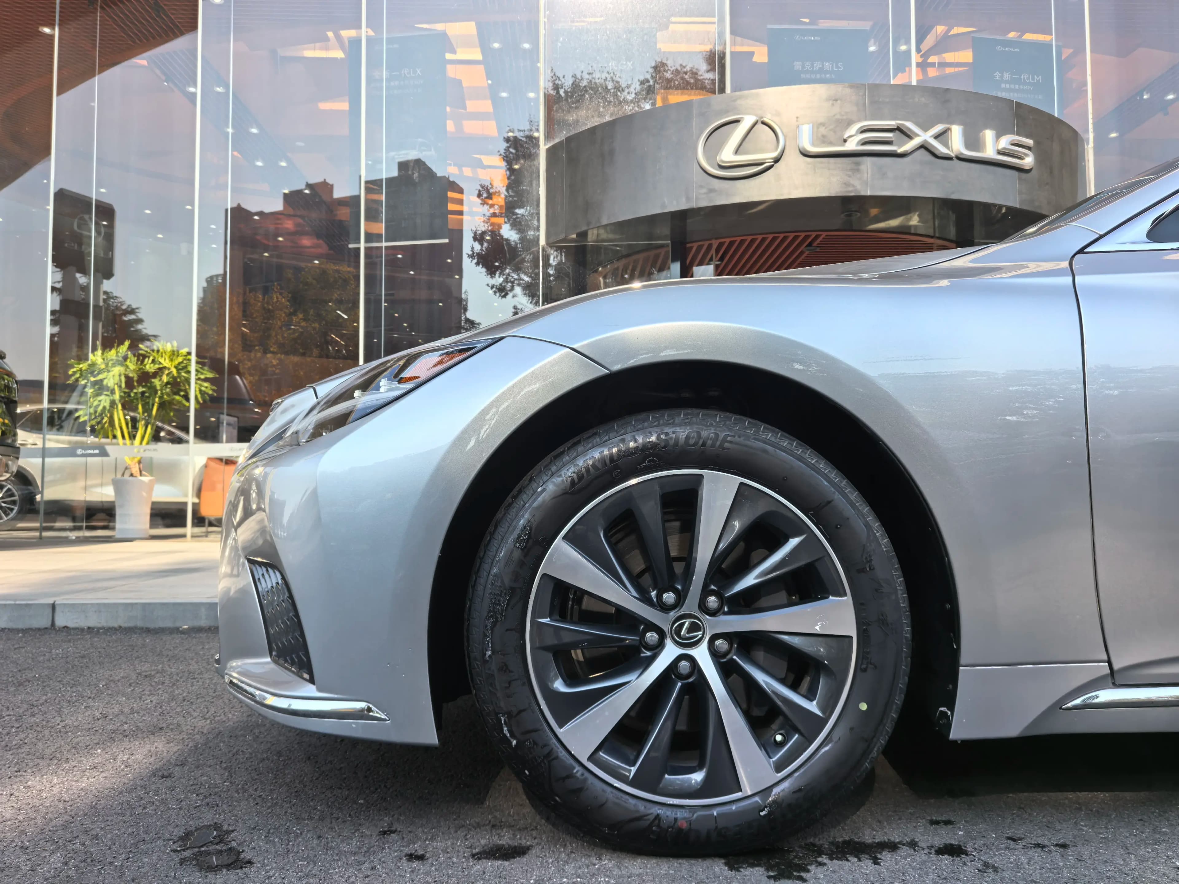 Lexus LS 2022 г. 31052 км. — фото 7