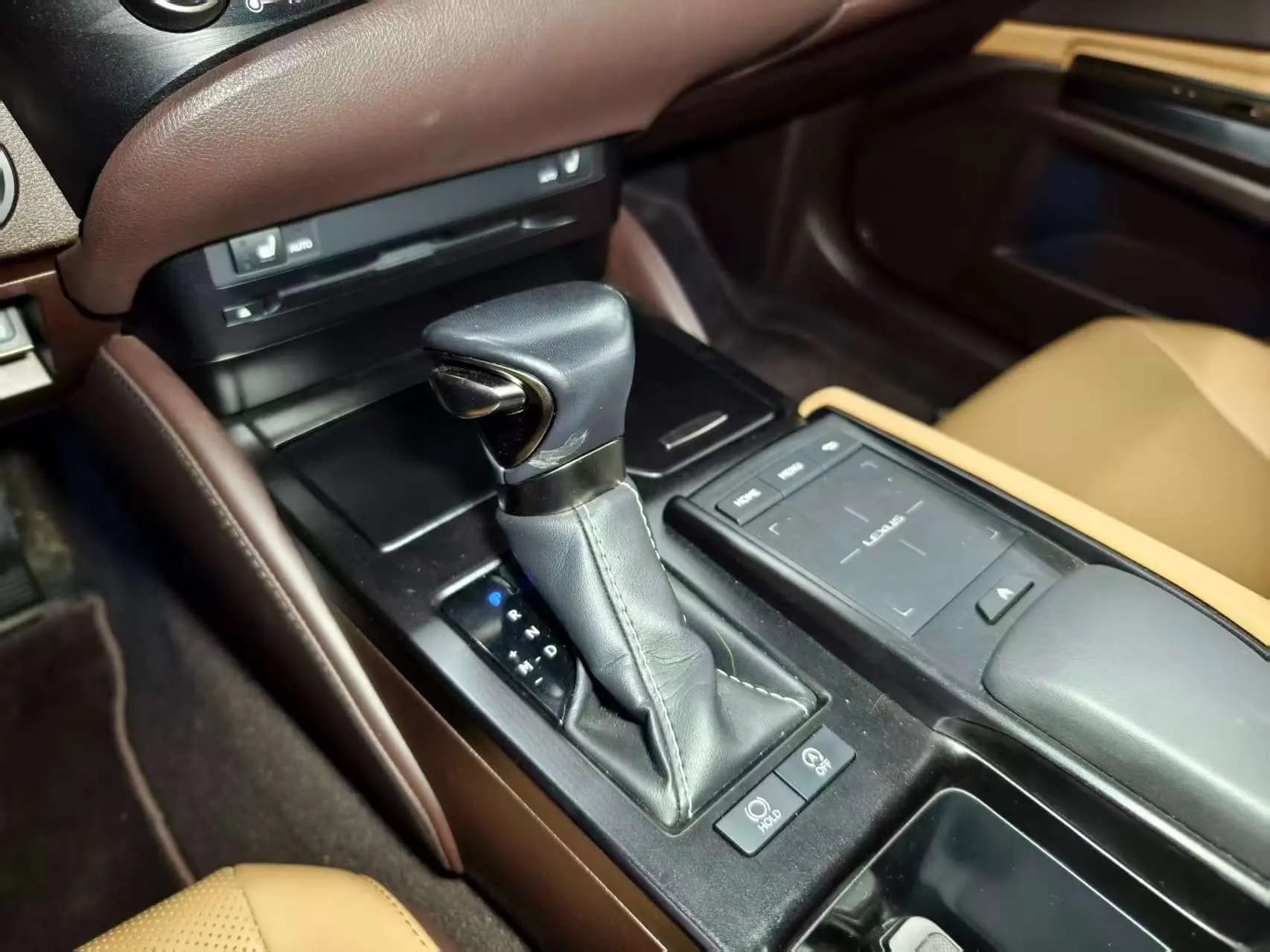 Lexus ES 2021 г. 72128 км. — фото 15