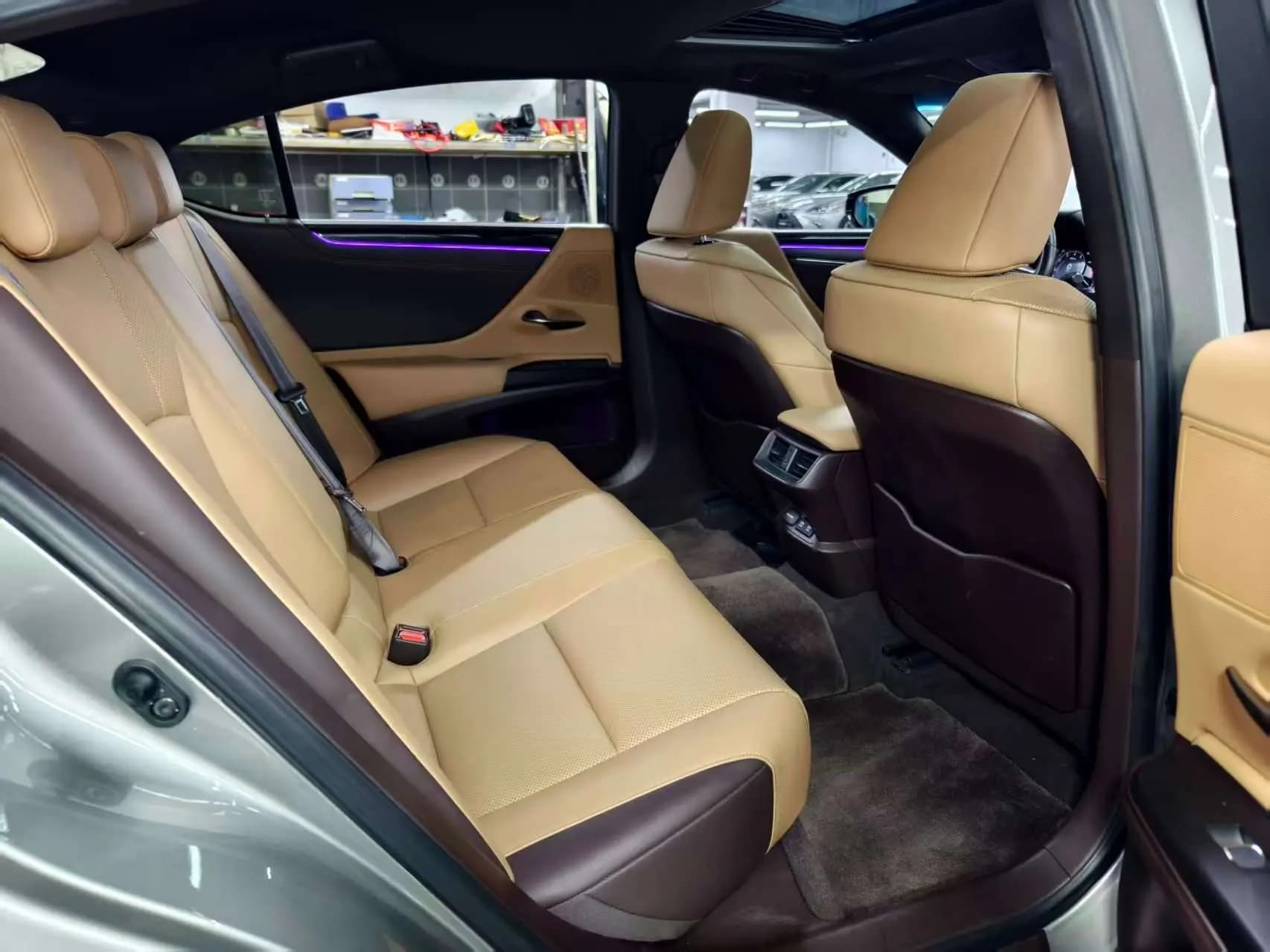 Lexus ES 2021 г. 72128 км. — фото 19