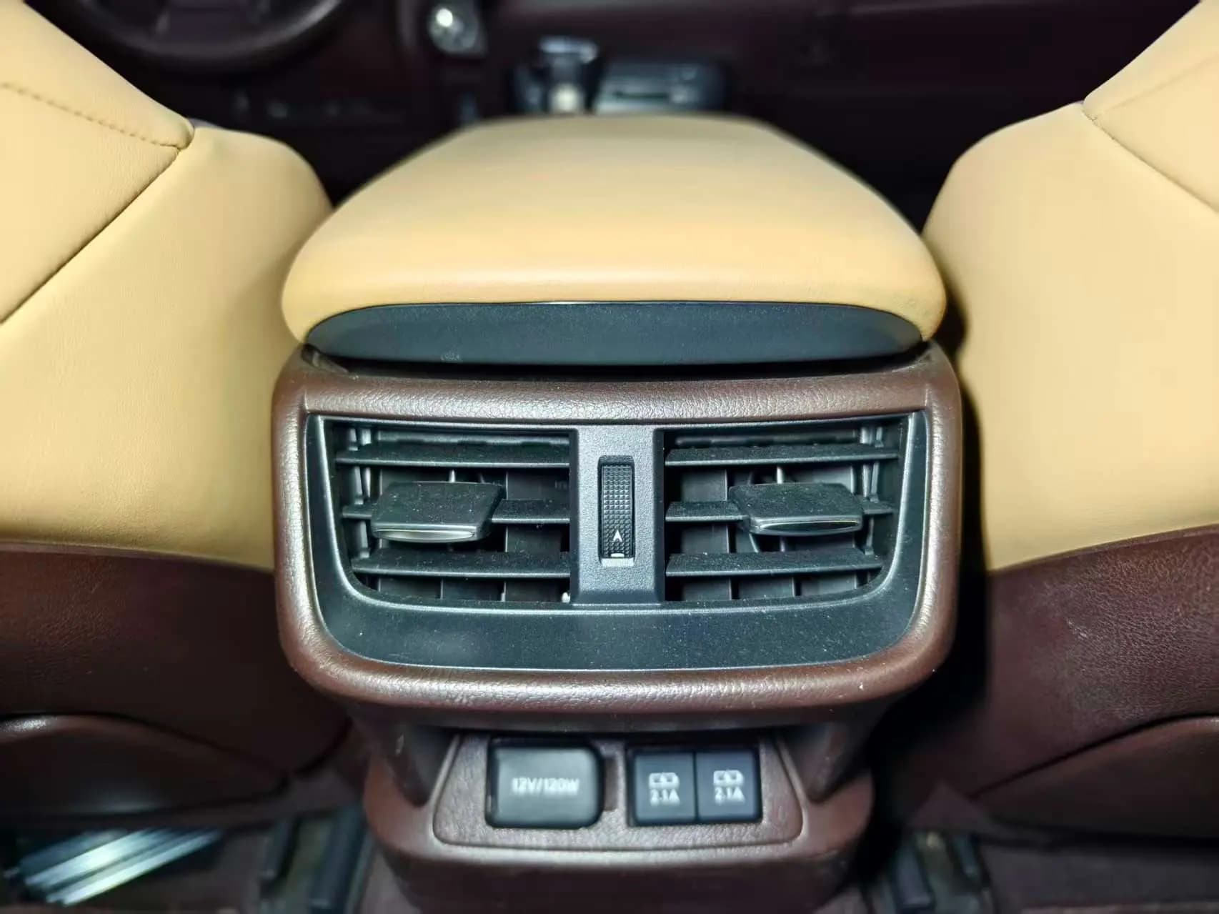 Lexus ES 2021 г. 72128 км. — фото 10