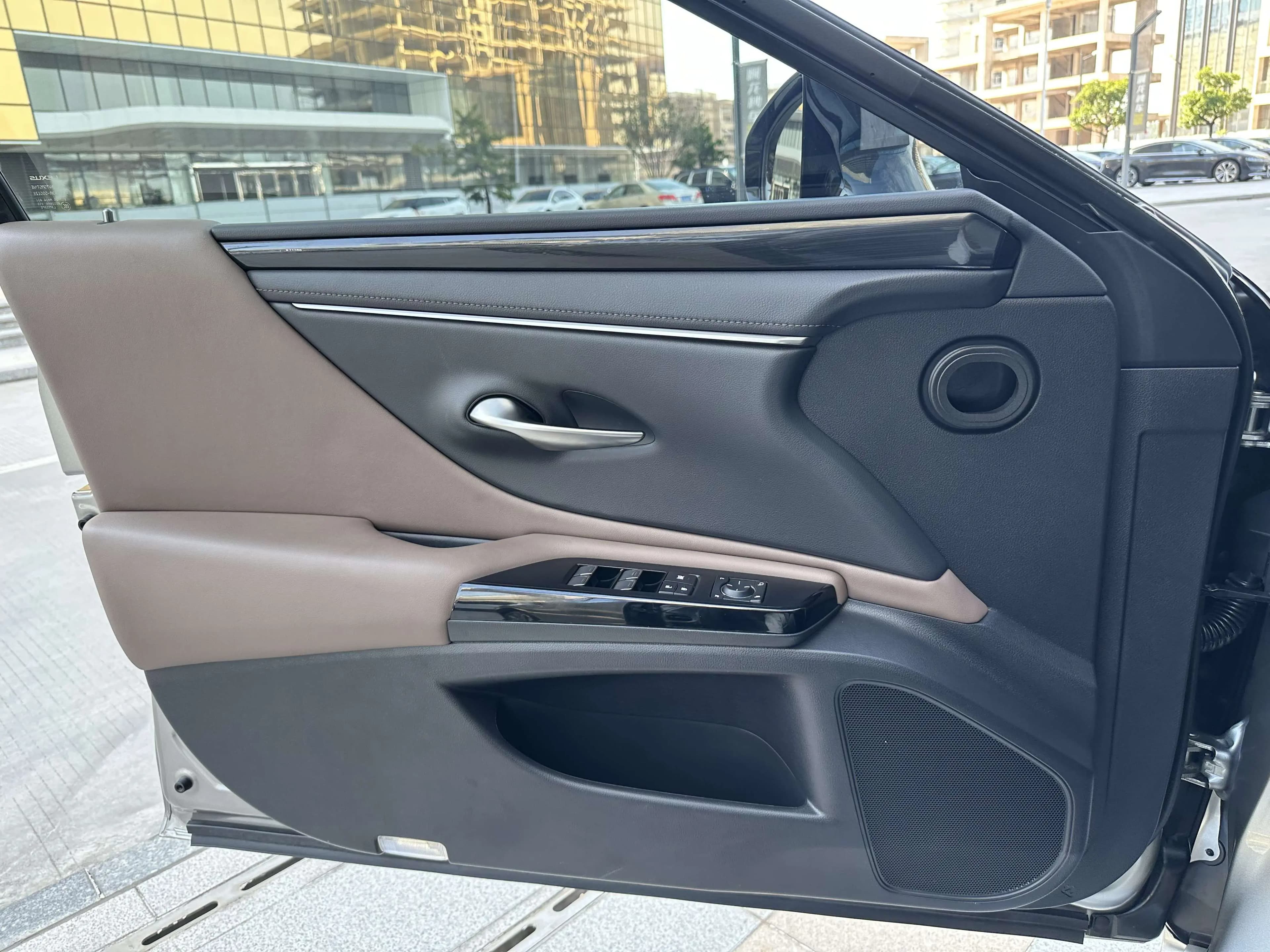 Lexus ES 2024 г. 8129 км. — фото 12