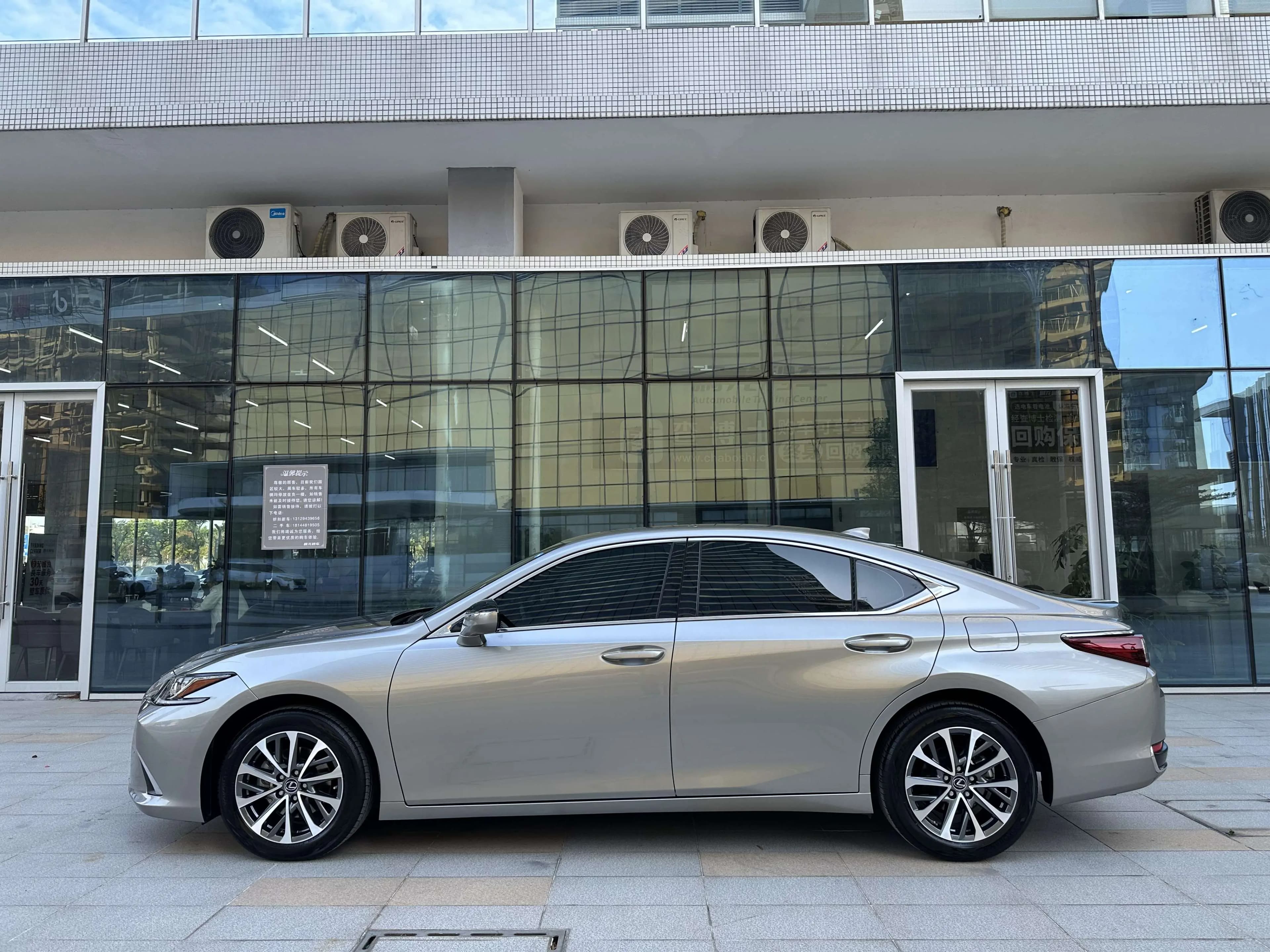Lexus ES 2024 г. 8129 км. — фото 4