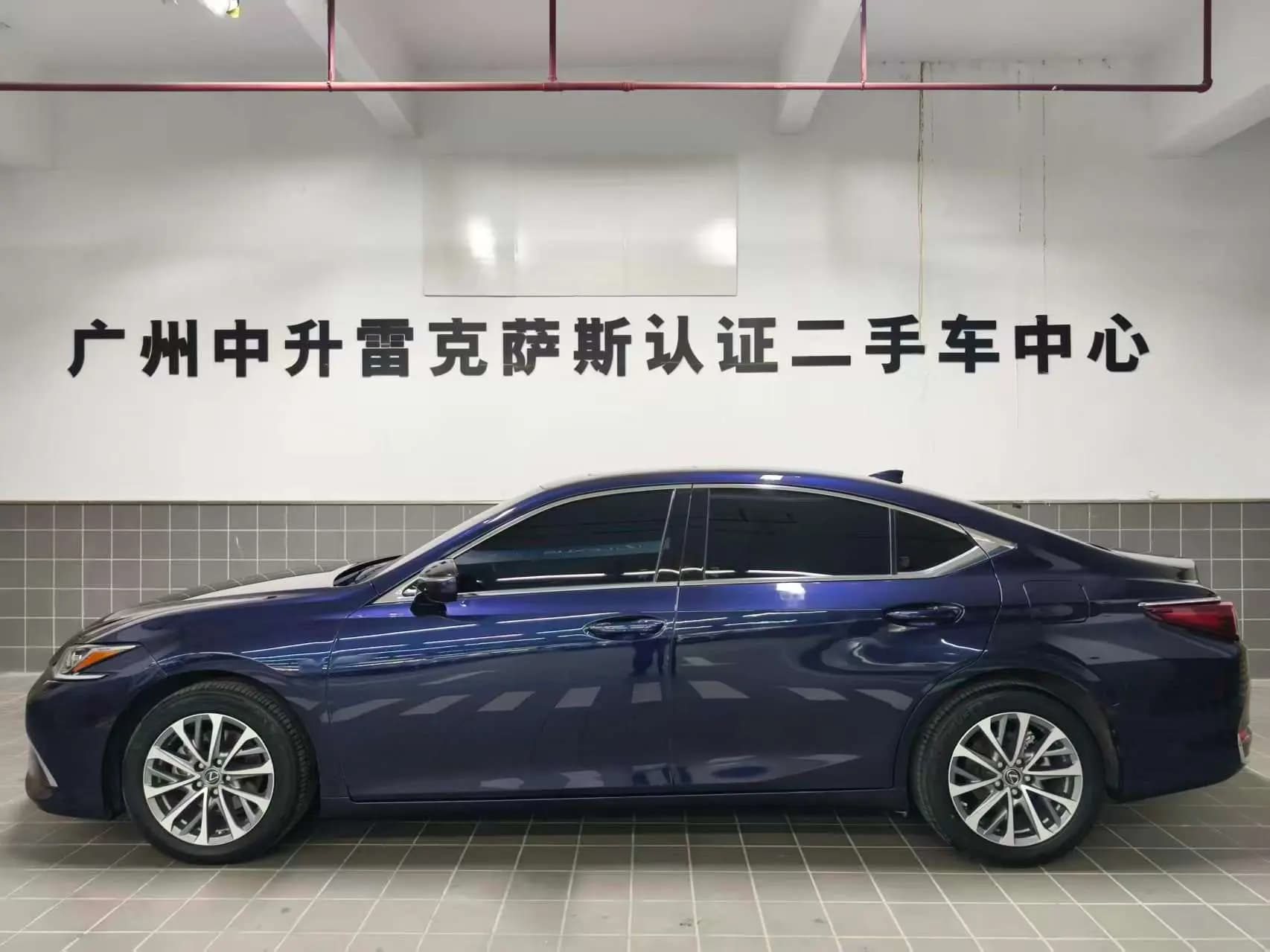 Lexus ES 2024 г. 47130 км. — фото 3