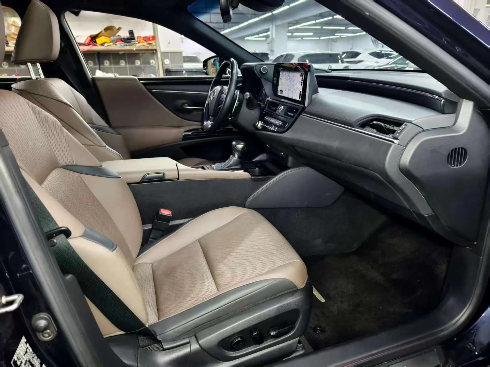 Lexus ES 2024 г. 47130 км. — фото 21