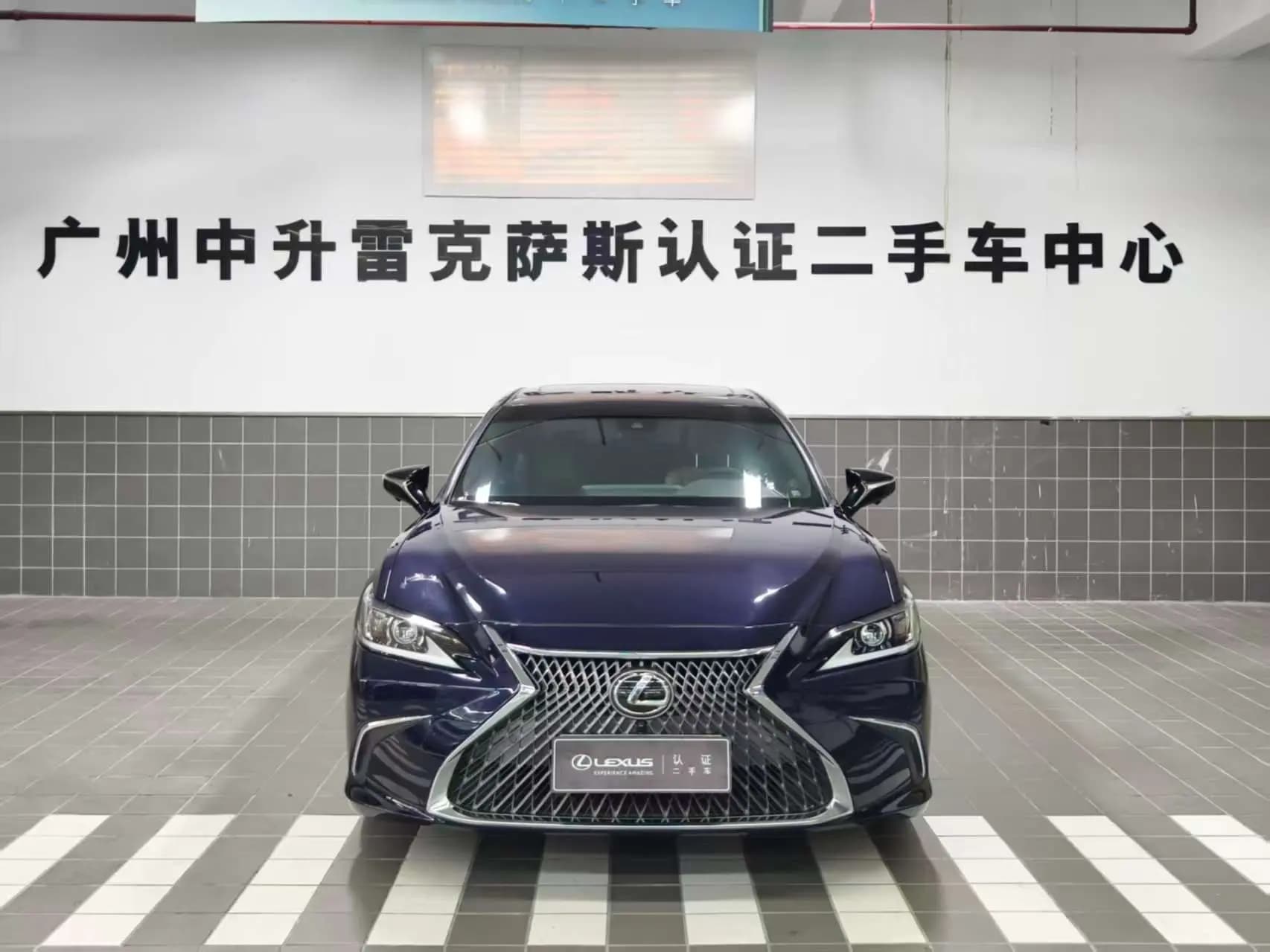 Lexus ES 2021 г. 84131 км. — фото 2