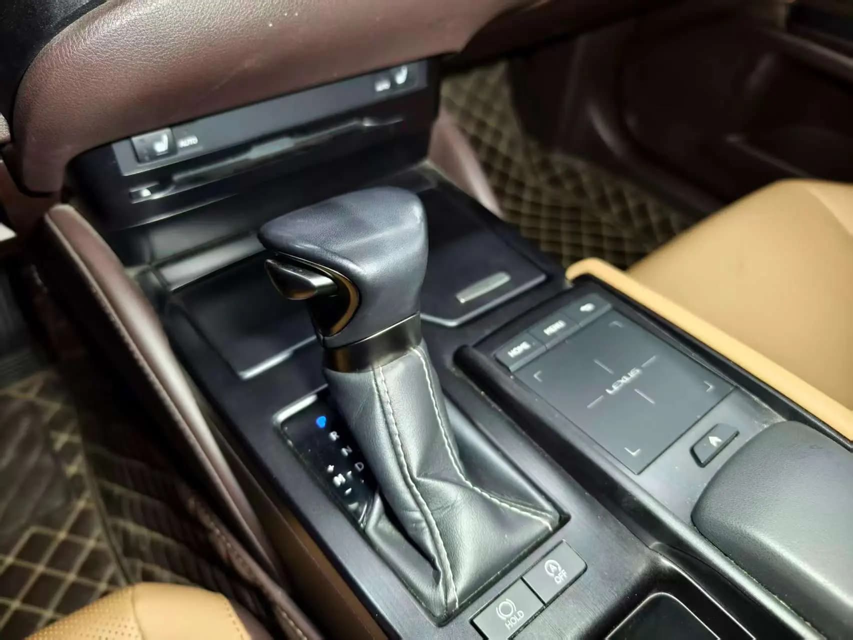 Lexus ES 2021 г. 84131 км. — фото 12