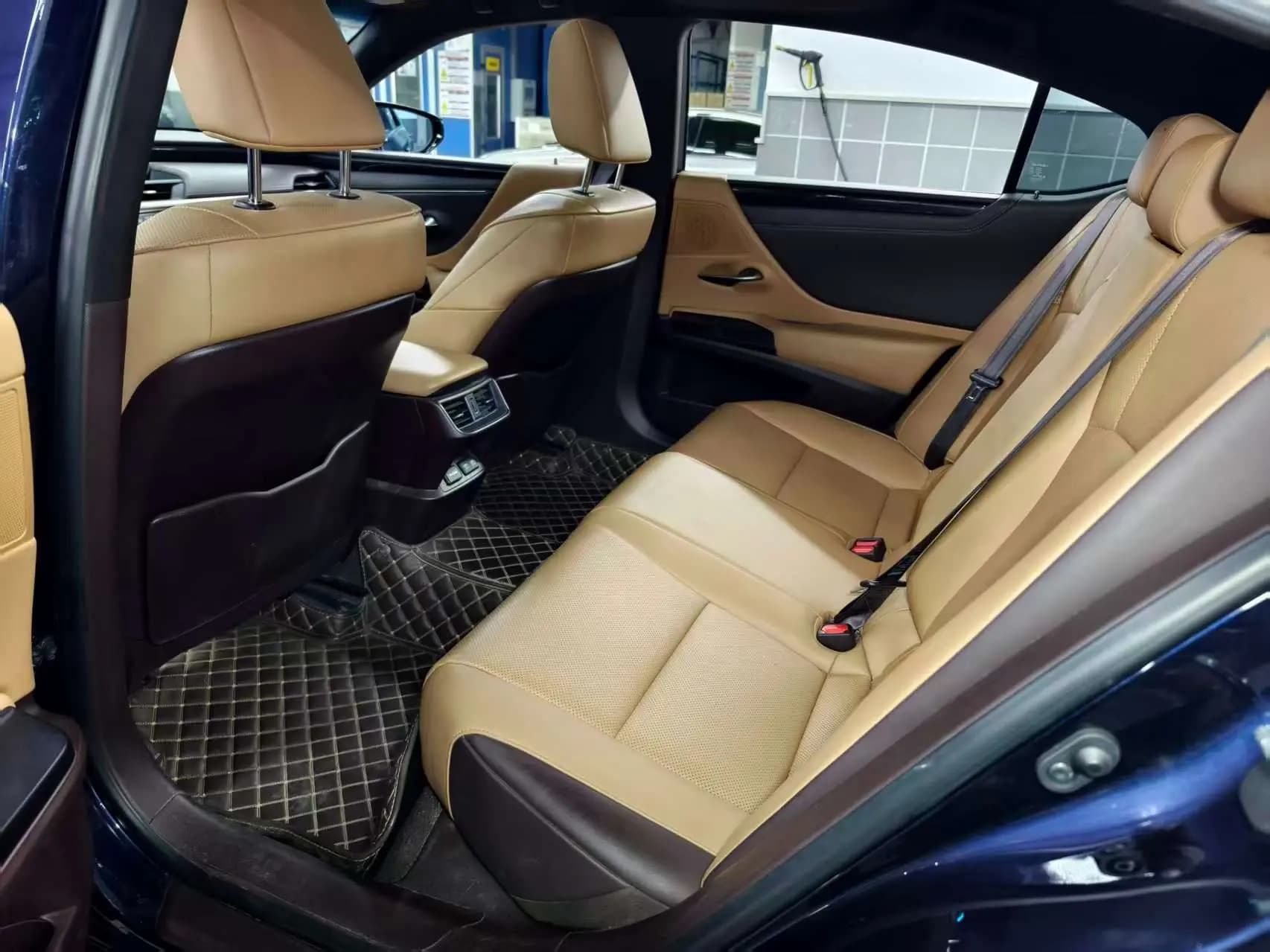 Lexus ES 2021 г. 84131 км. — фото 16