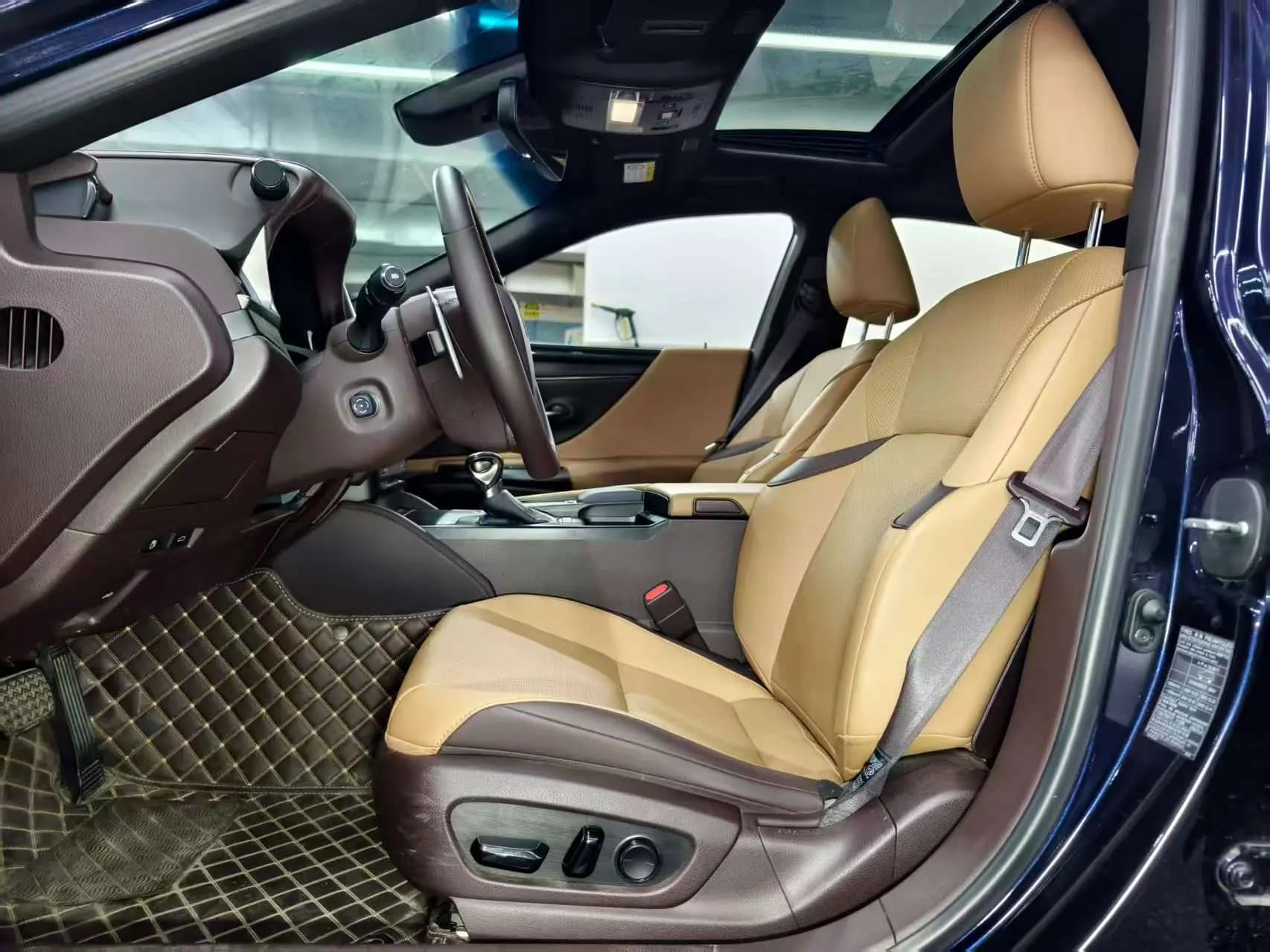 Lexus ES 2021 г. 84131 км. — фото 17