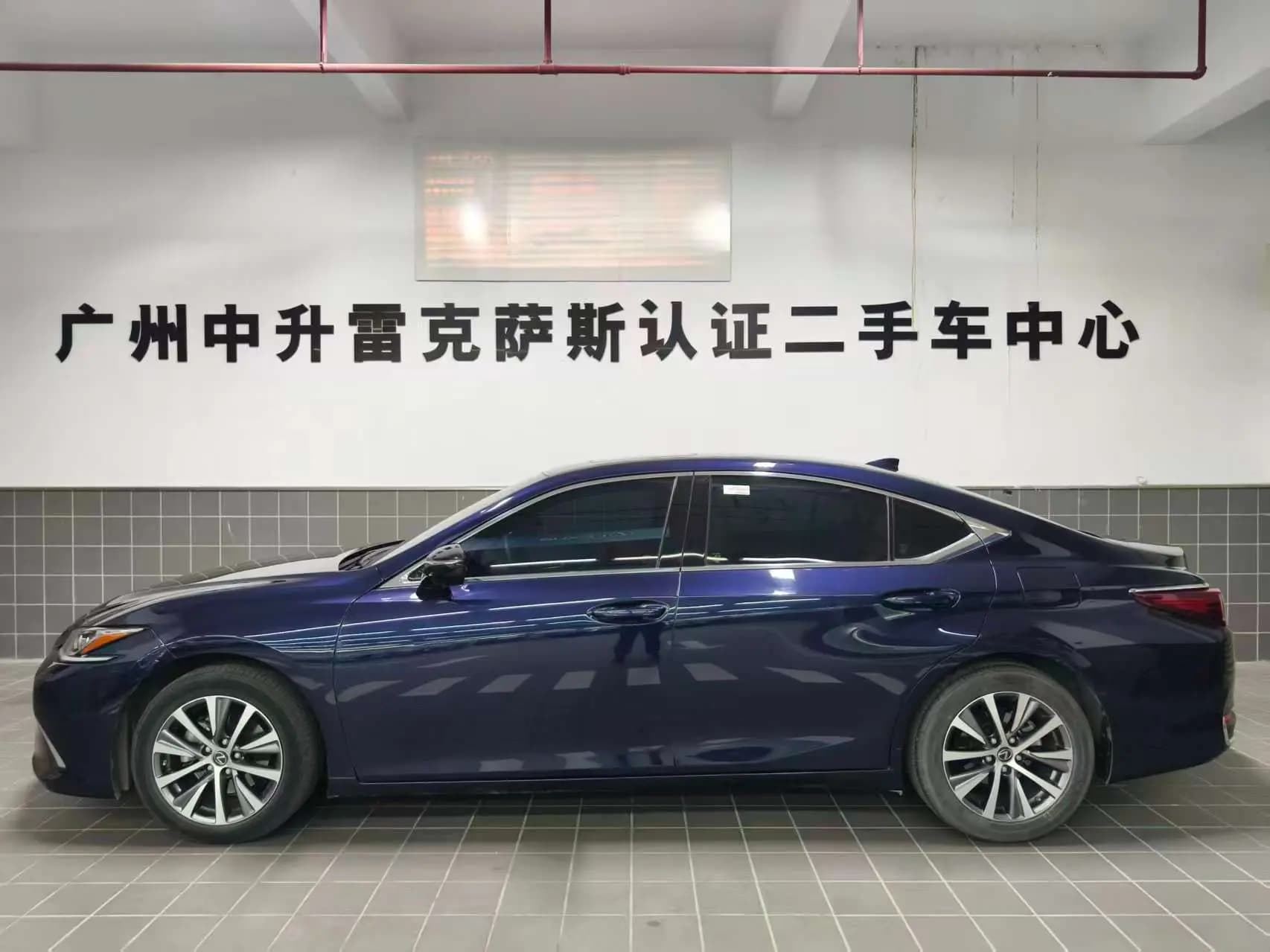 Lexus ES 2021 г. 84131 км. — фото 3