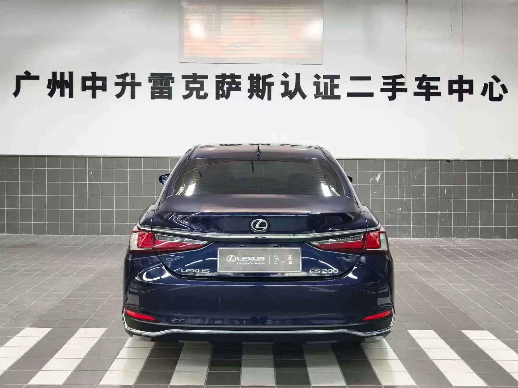 Lexus ES 2021 г. 84131 км. — фото 4