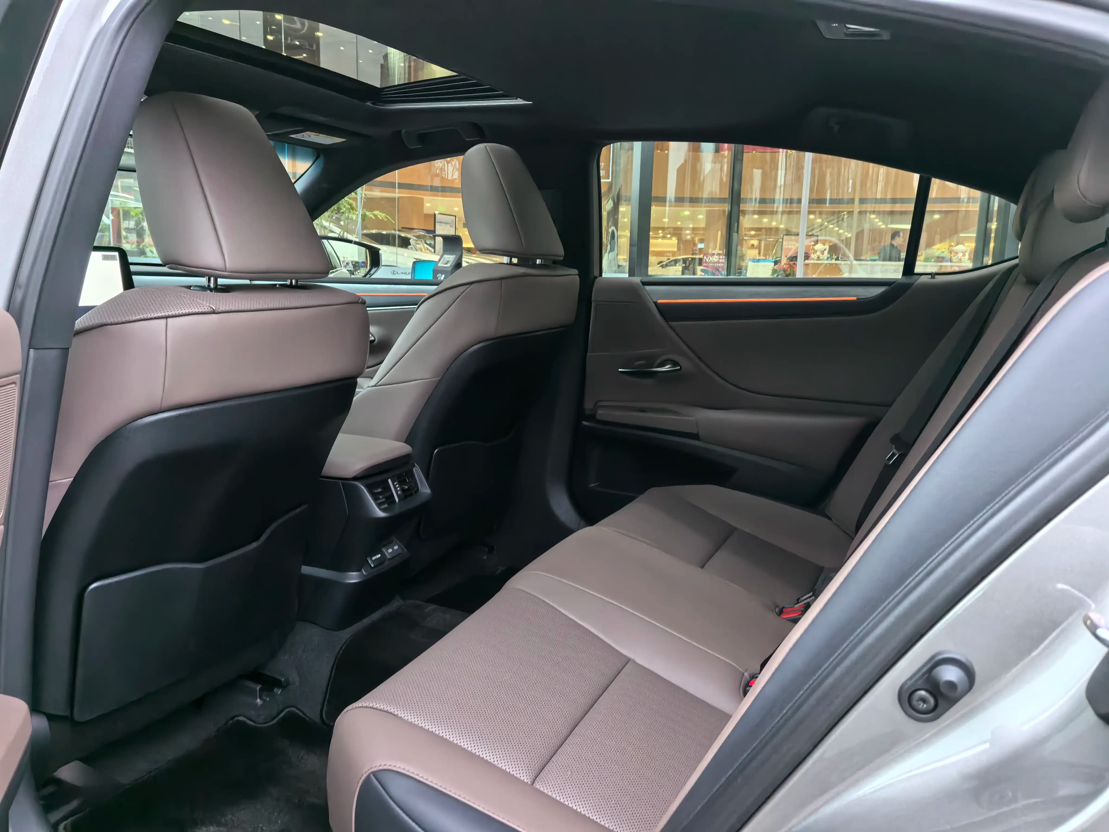 Lexus ES 2025 г. 4132 км. — фото 17