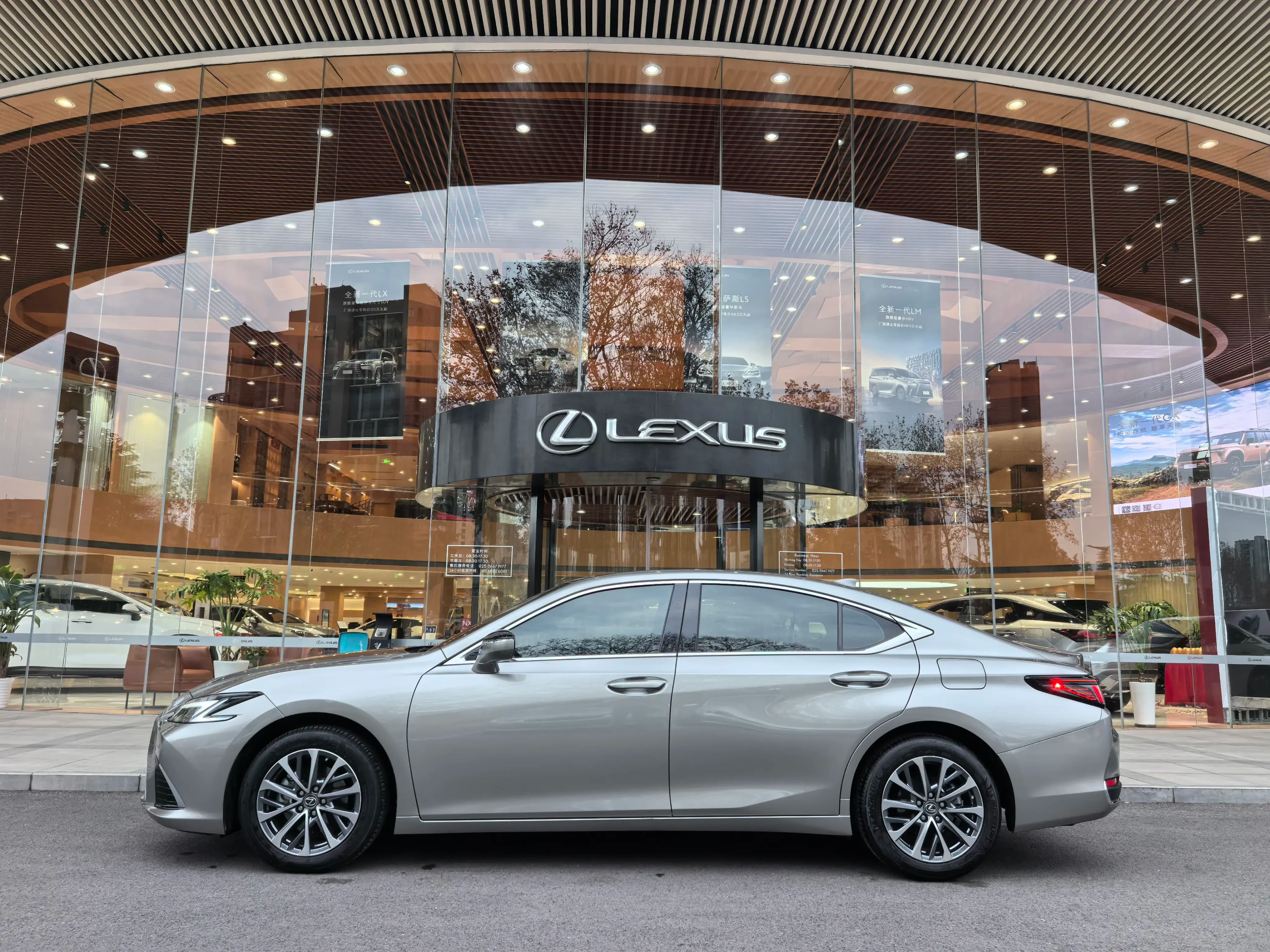 Lexus ES 2025 г. 4132 км. — фото 4