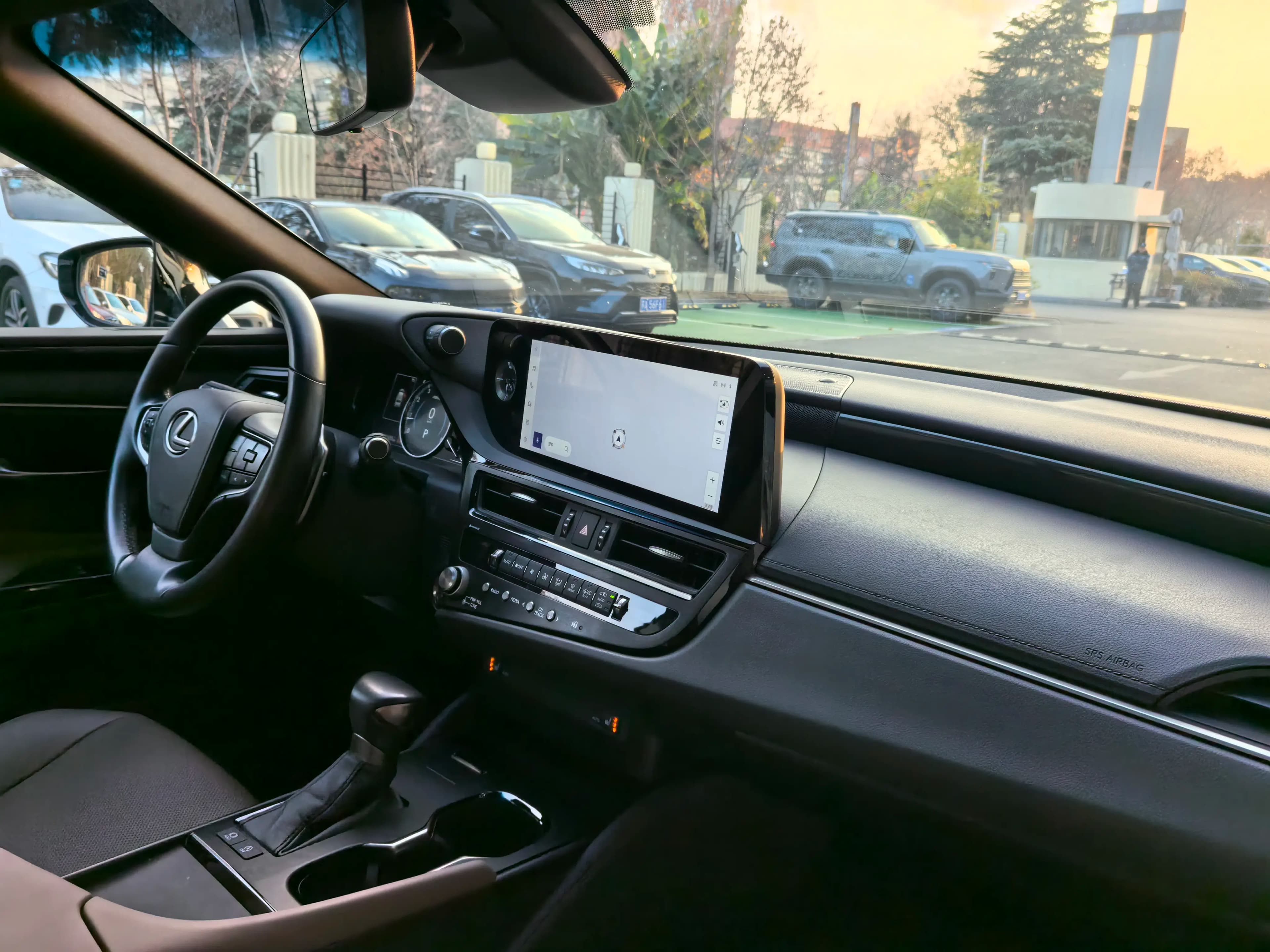 Lexus ES 2024 г. 22133 км. — фото 12