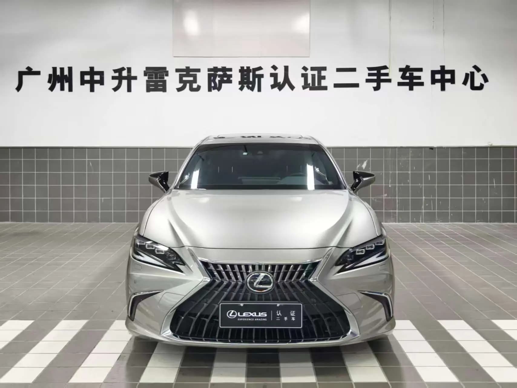Lexus ES 2023 г. 55107 км. — фото 2