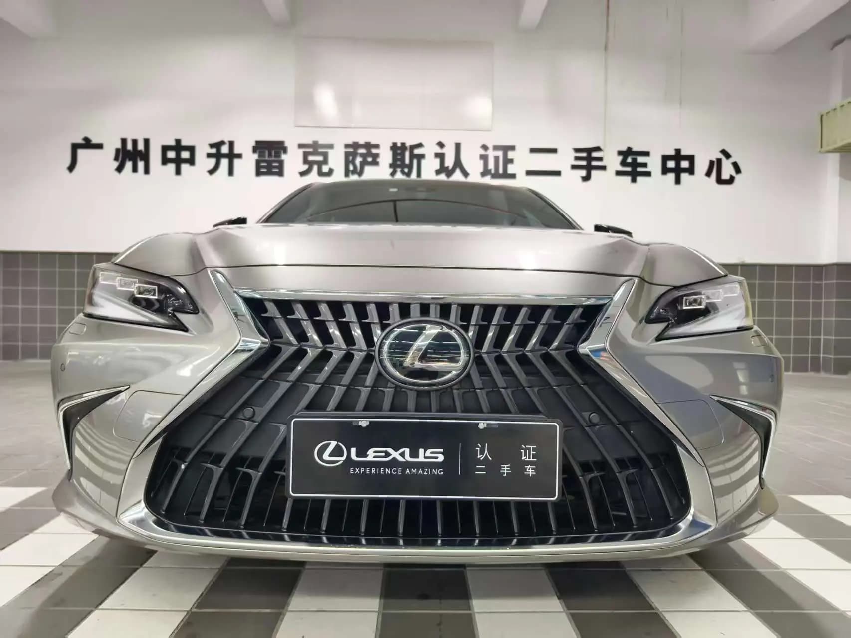 Lexus ES 2023 г. 55107 км. — фото 11