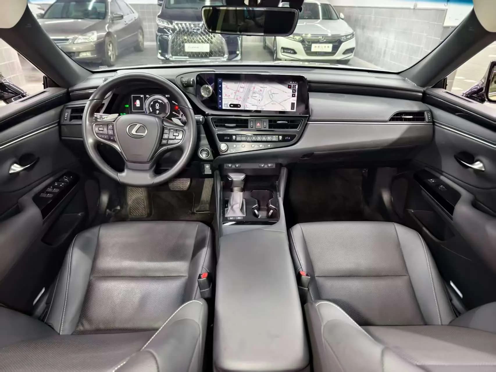 Lexus ES 2023 г. 55107 км. — фото 12