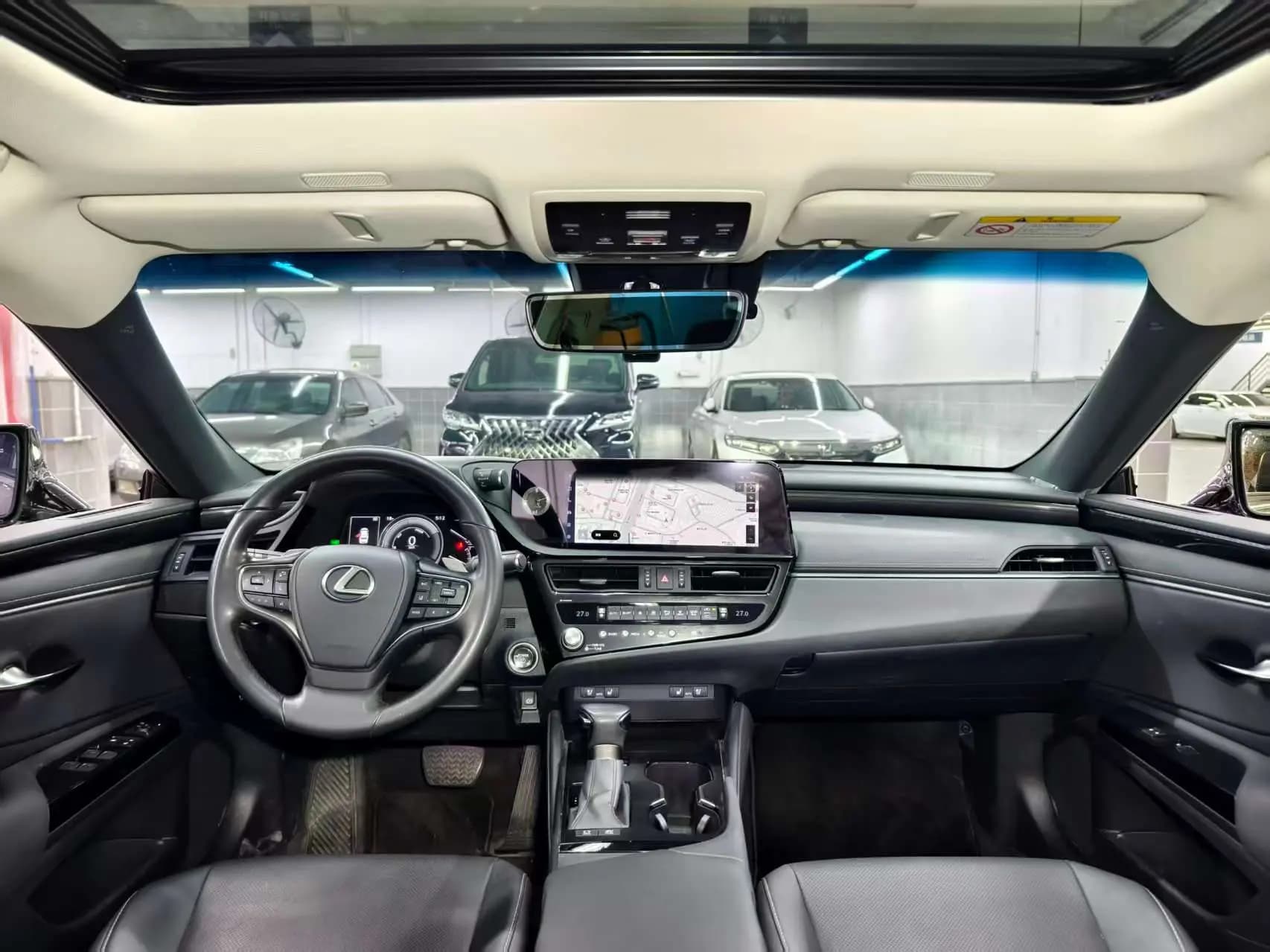 Lexus ES 2023 г. 55107 км. — фото 16