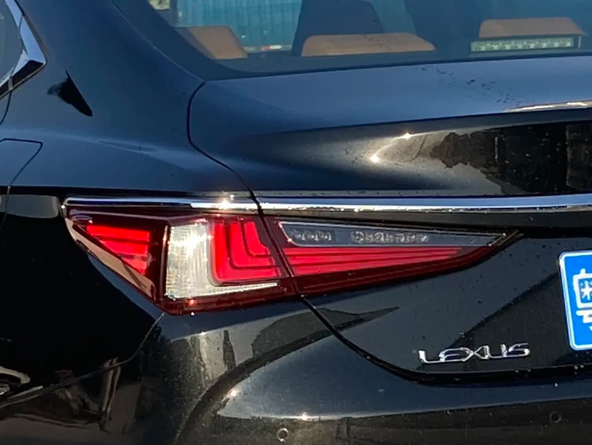 Lexus ES 2022 г. 69134 км. — фото 3