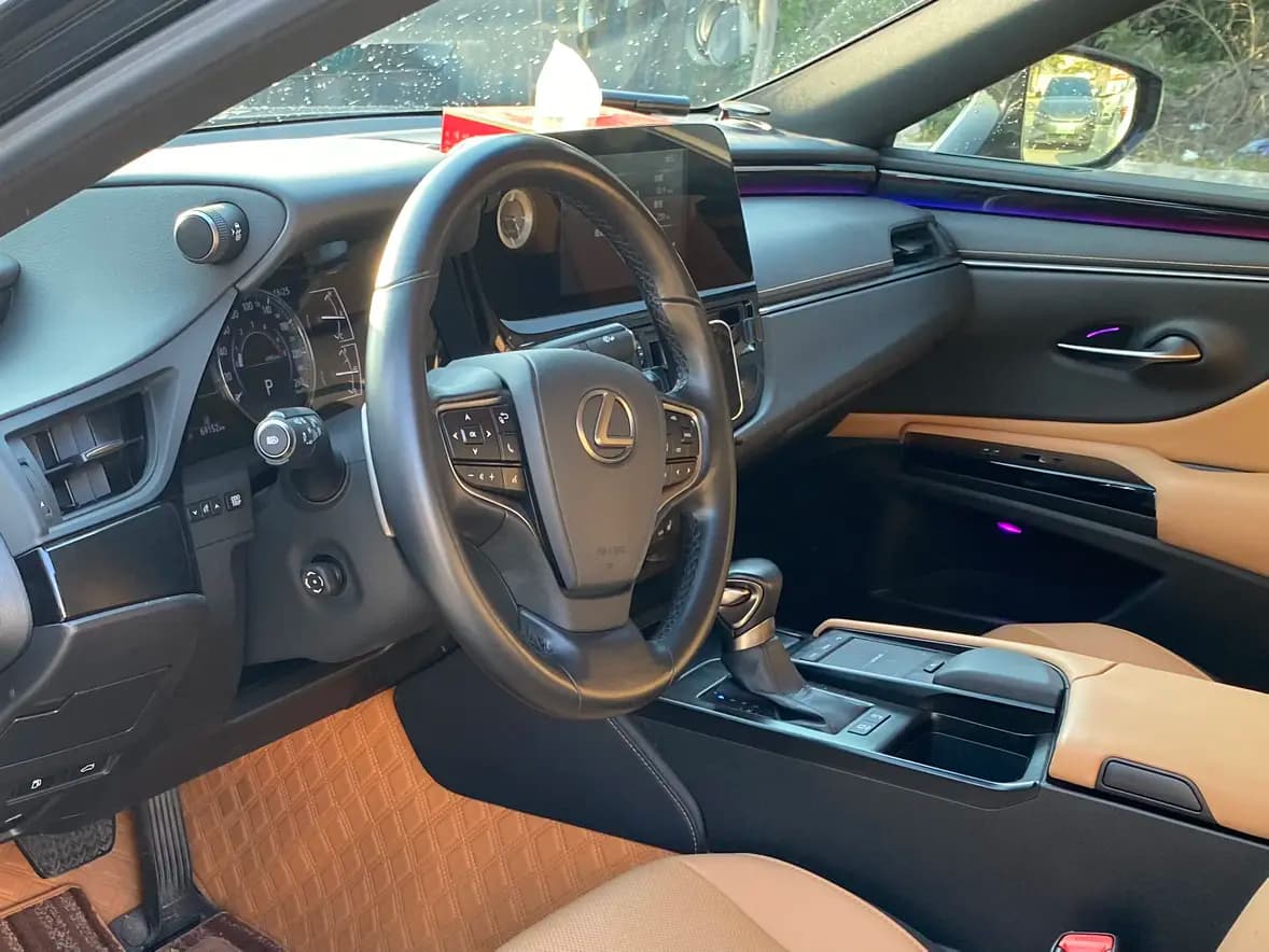 Lexus ES 2022 г. 69134 км. — фото 7