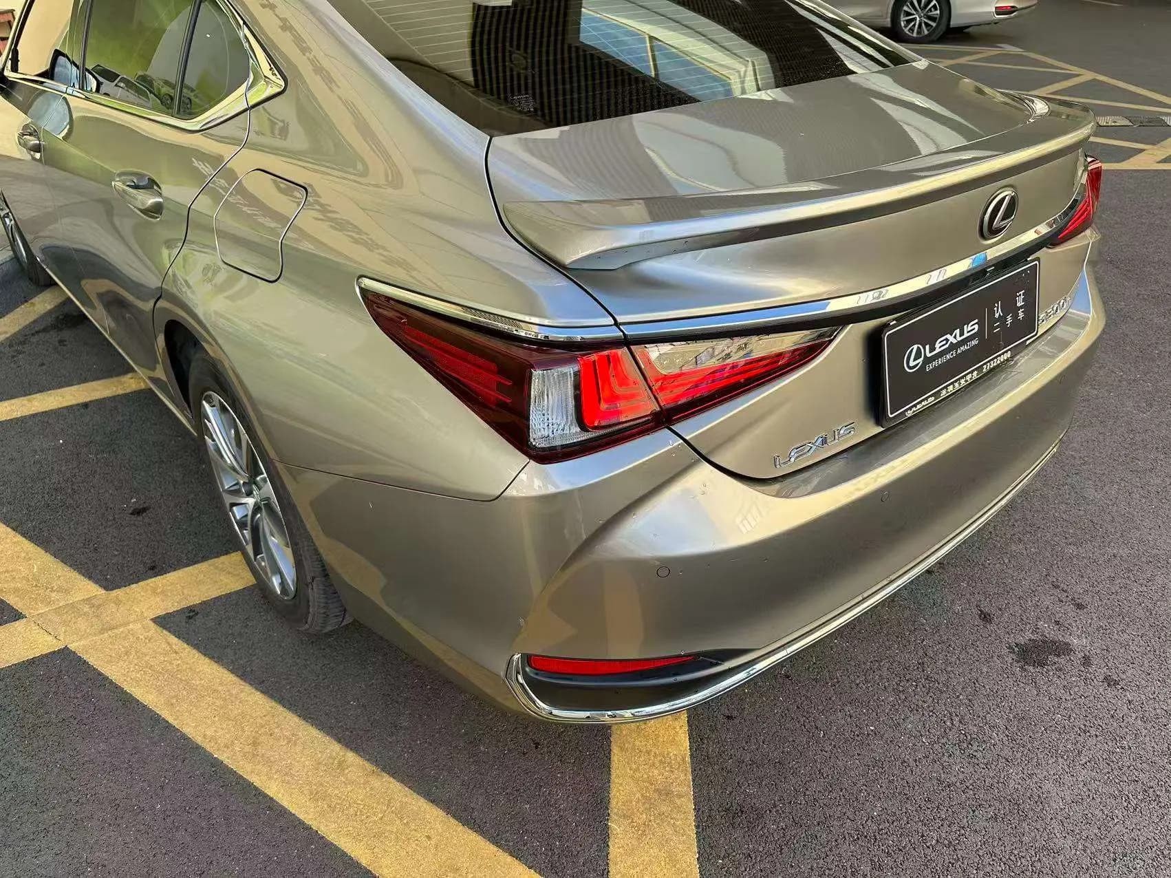 Lexus ES 2024 г. 28135 км. — фото 4