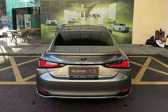 Lexus ES 2024 г. 28135 км. — фото 5