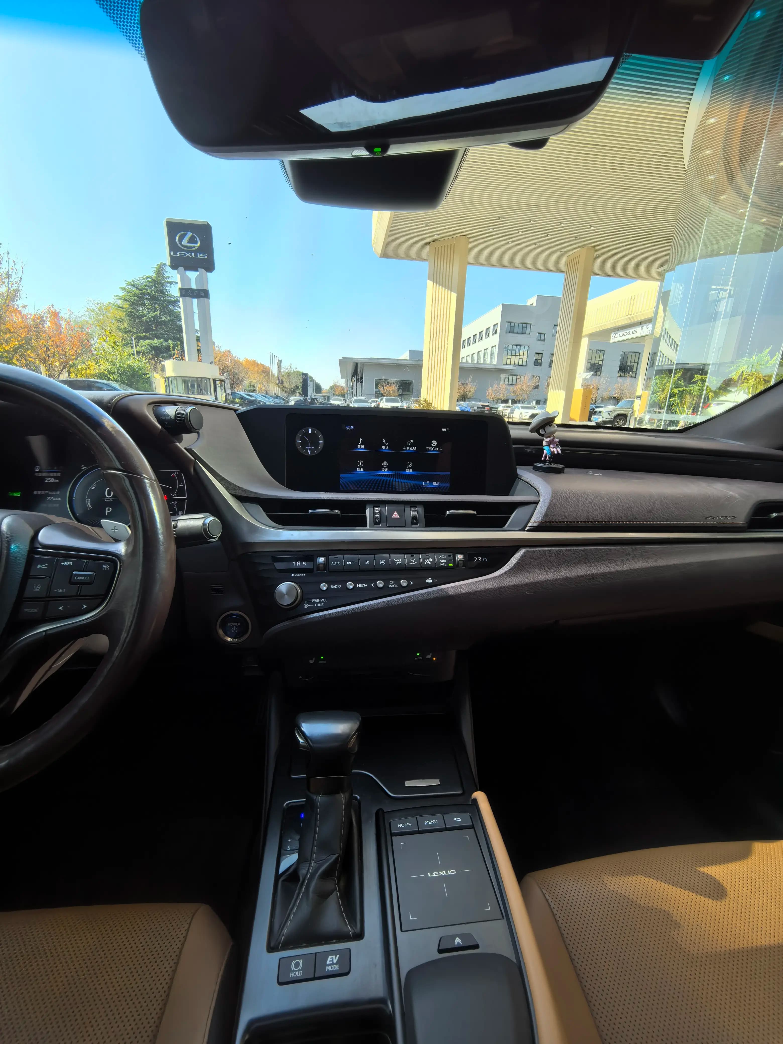 Lexus ES 2021 г. 99136 км. — фото 14
