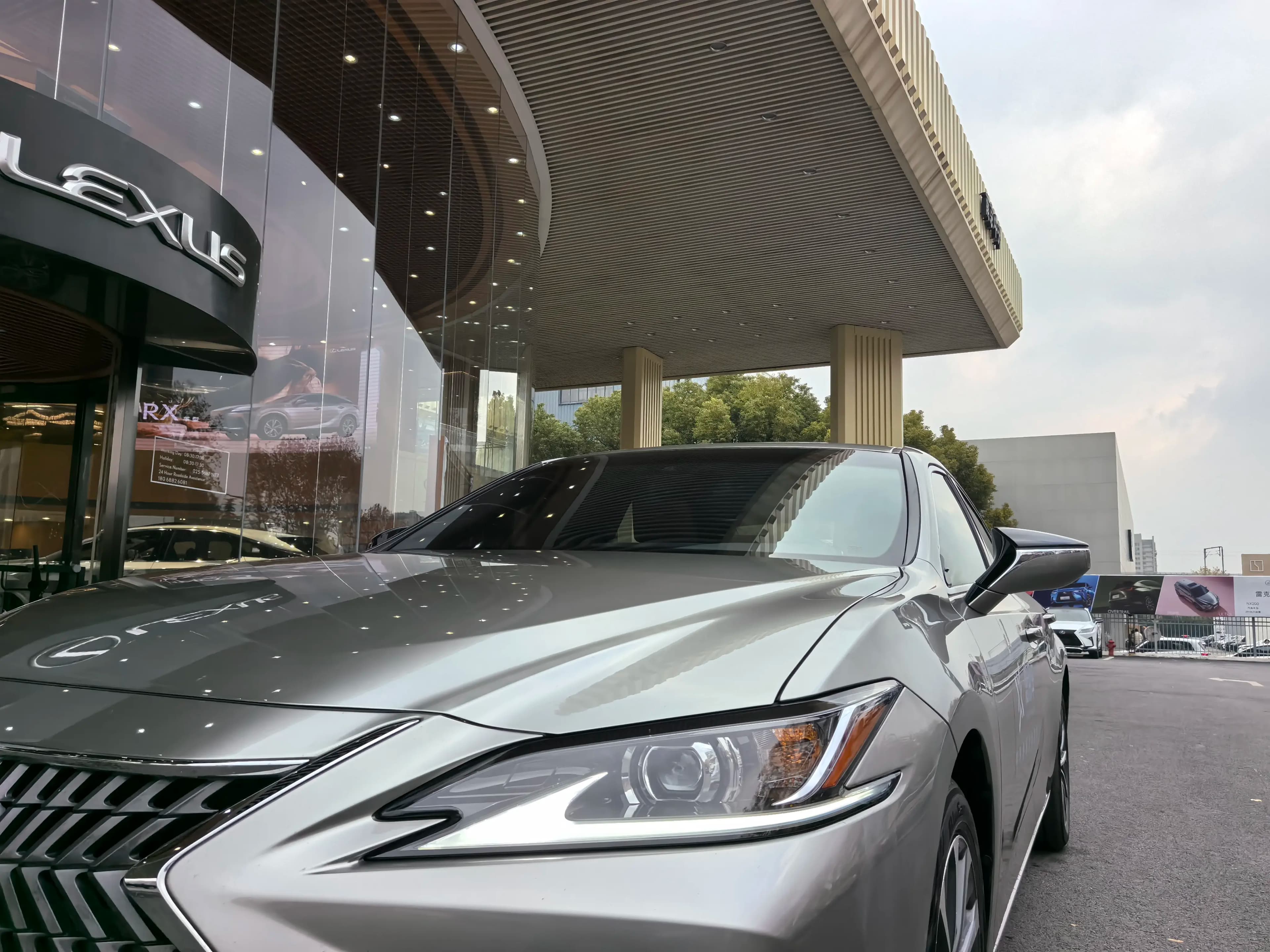 Lexus ES 2024 г. 25137 км. — фото 8