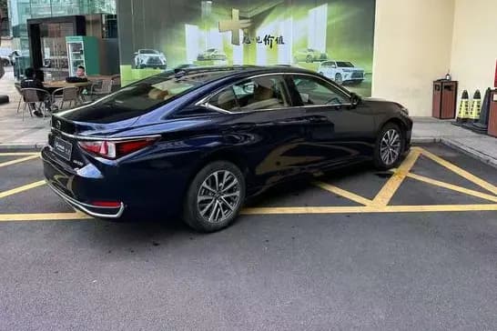 Lexus ES 2024 г. 27139 км. — фото 6