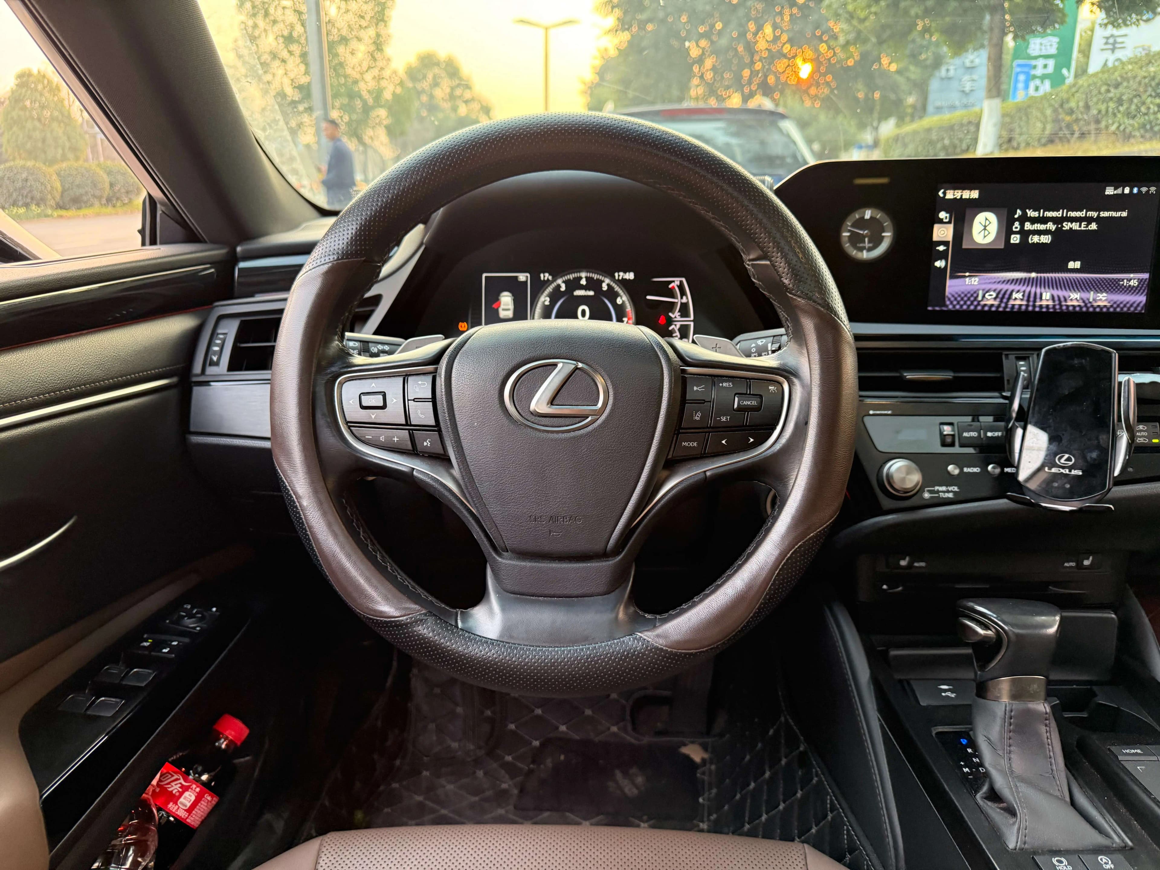 Lexus ES 2022 г. 61140 км. — фото 5