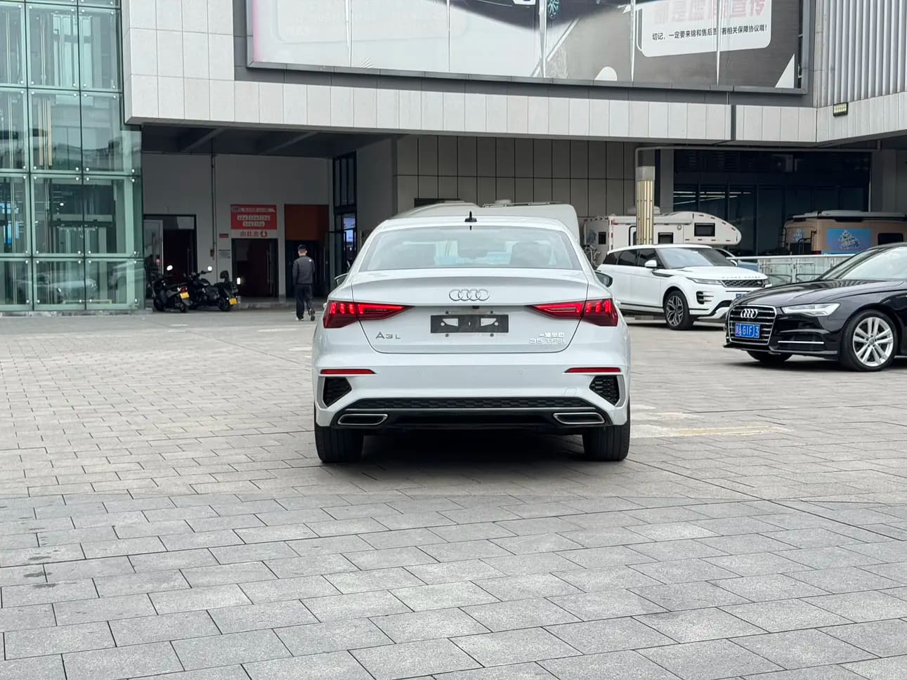 Audi A3 2023 г. 36025 км. — фото 3