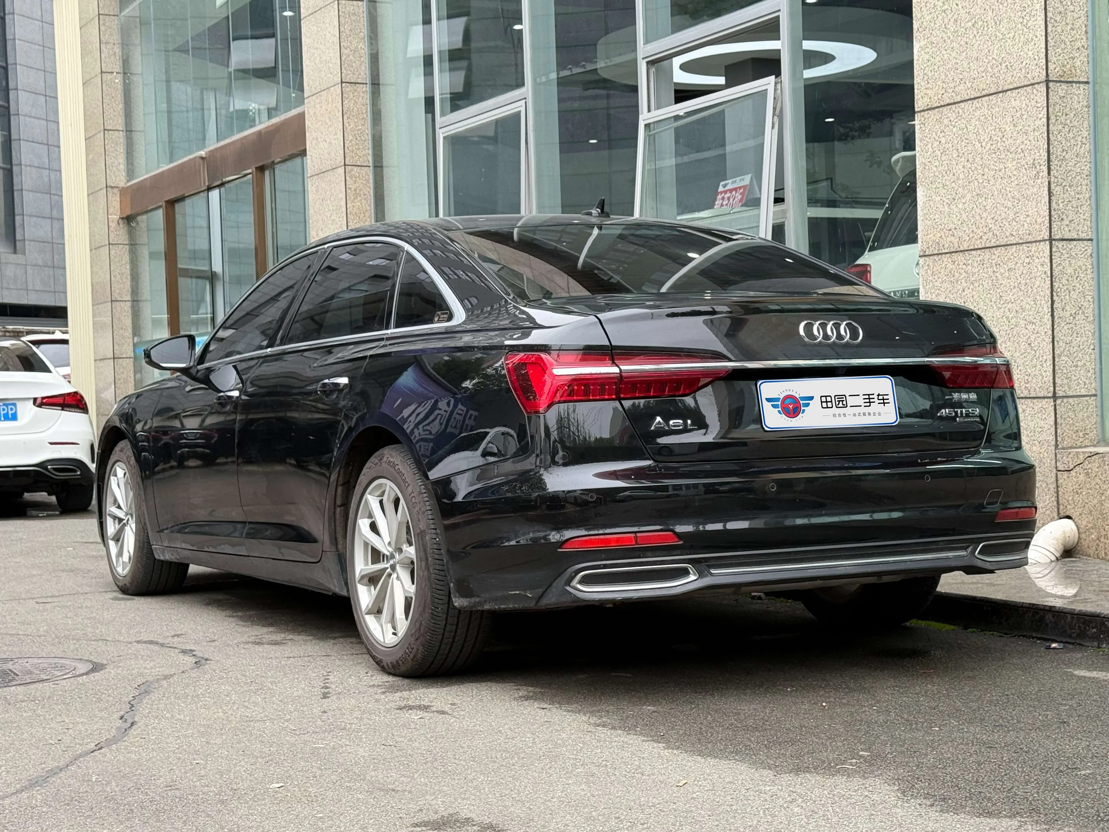 Audi A6L 2021 г. 99130 км. — фото 4