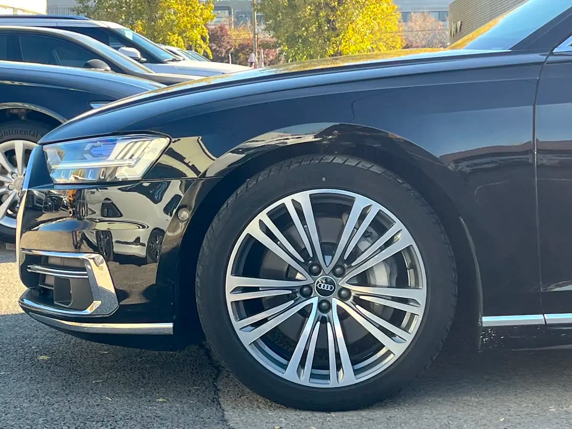 Audi A8 2021 г. 48023 км. — фото 20